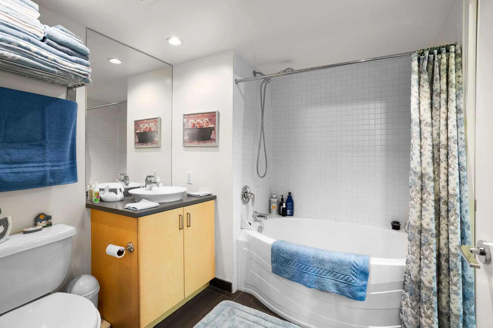 175 W 1st Street #205