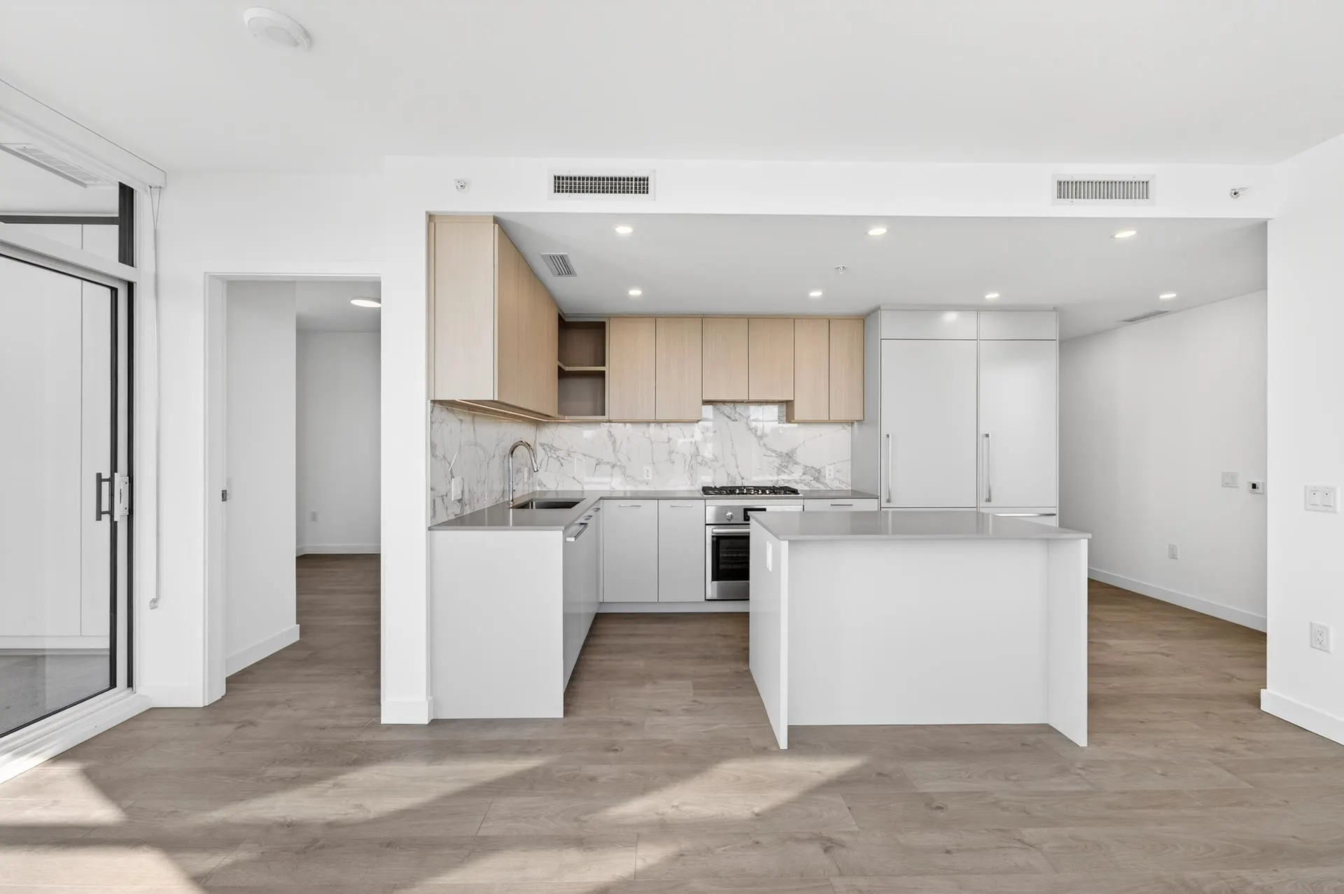 6468 Willingdon Avenue #204