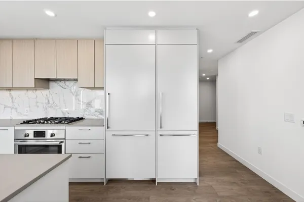 6468 Willingdon Avenue #204