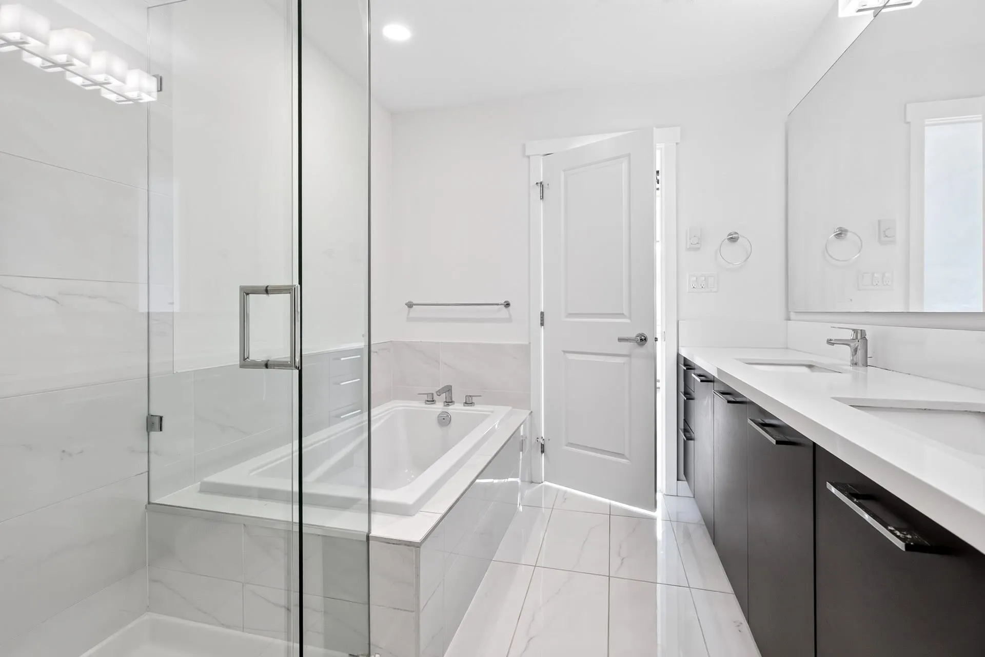 3400 Devonshire Avenue #35