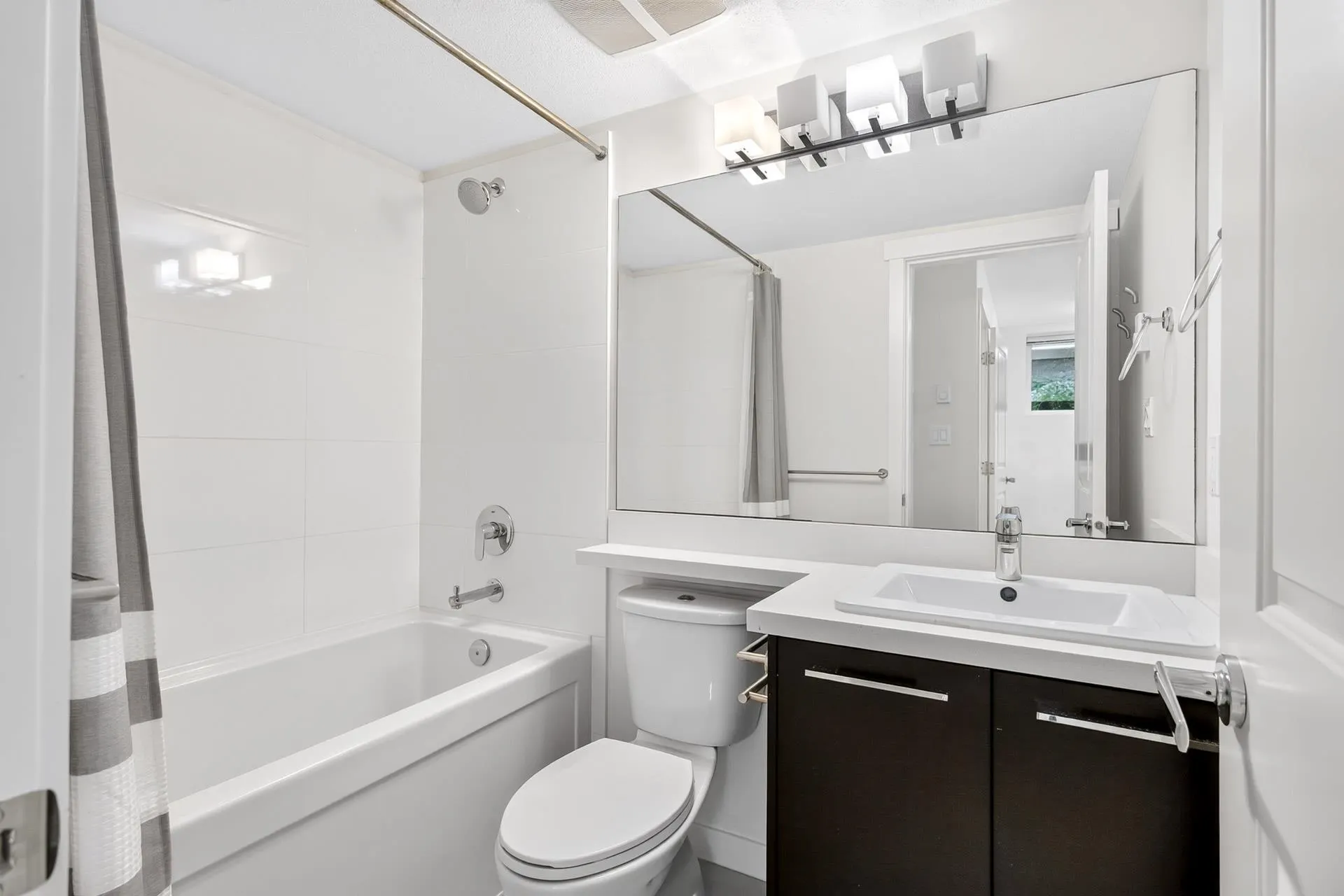 3400 Devonshire Avenue #35