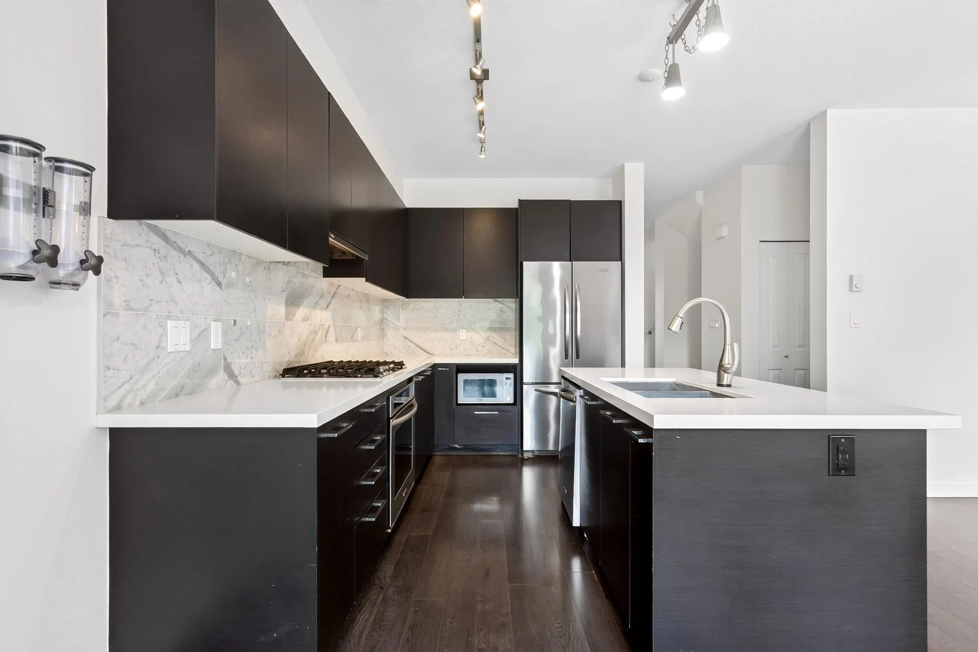 3400 Devonshire Avenue #35