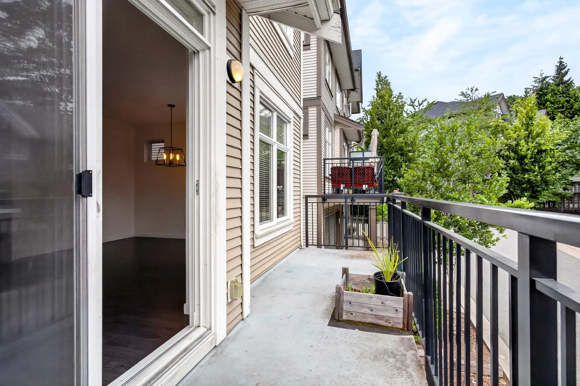 3400 Devonshire Avenue #35