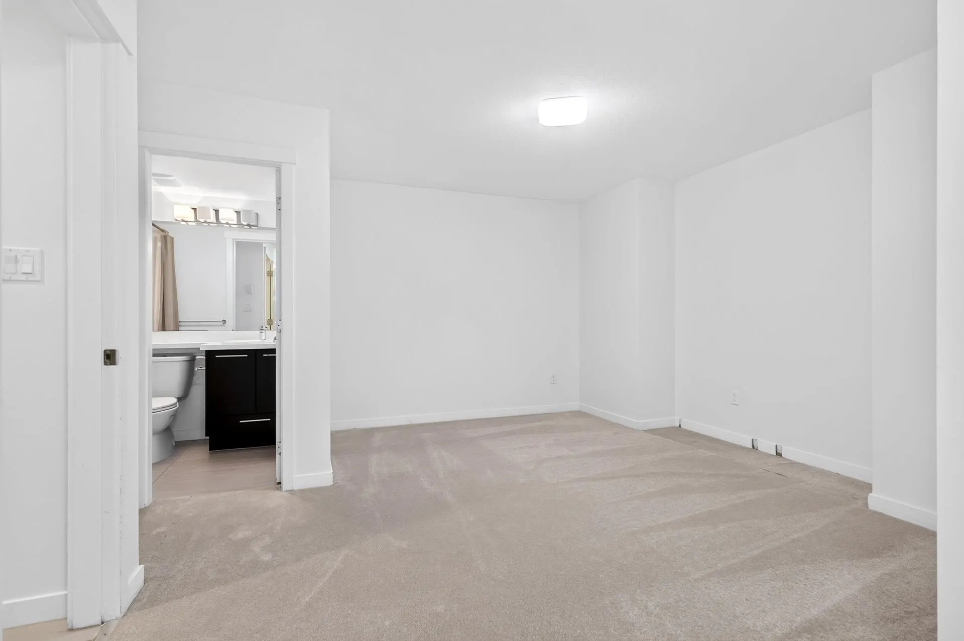 3400 Devonshire Avenue #35