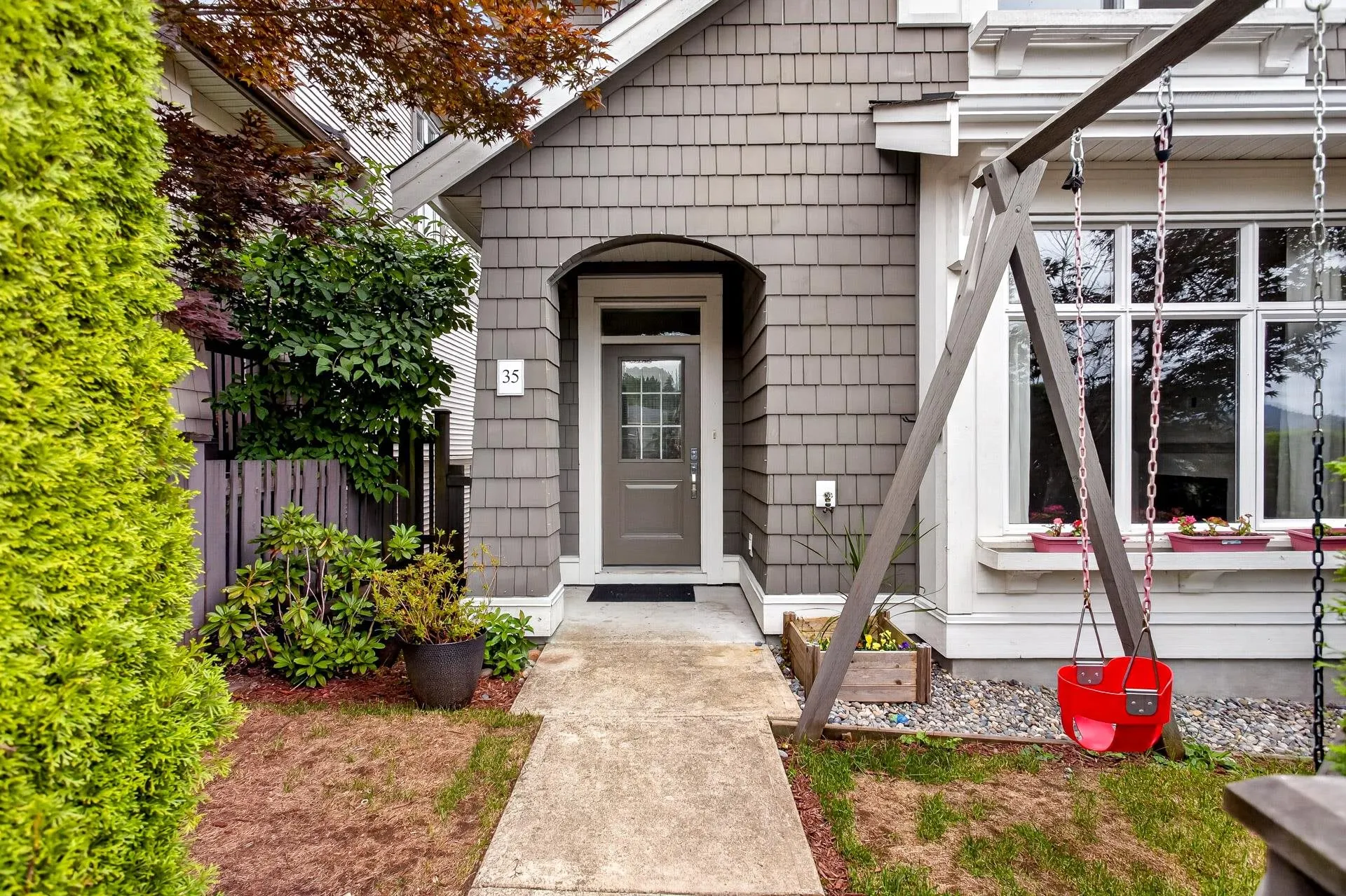 3400 Devonshire Avenue #35