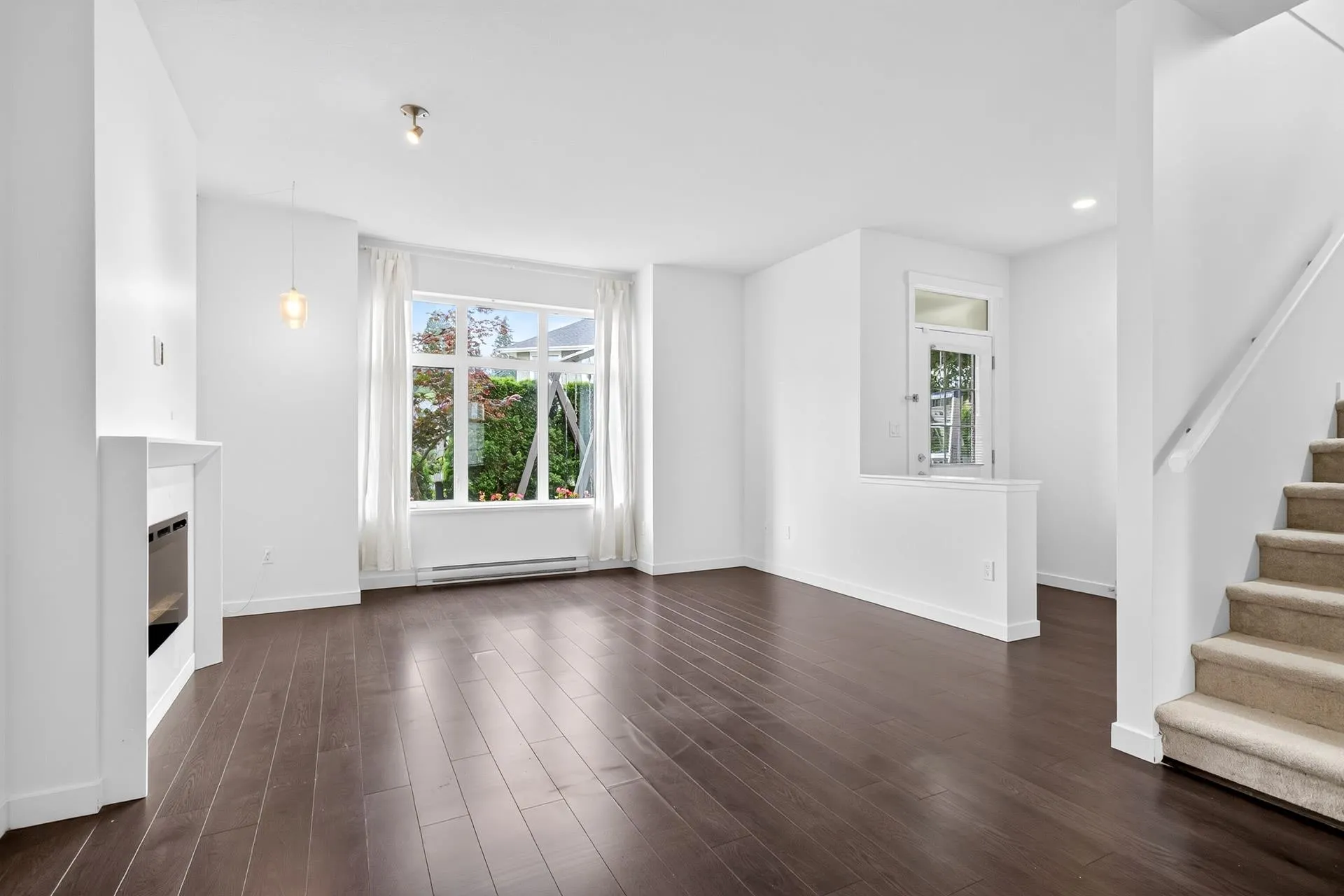 3400 Devonshire Avenue #35