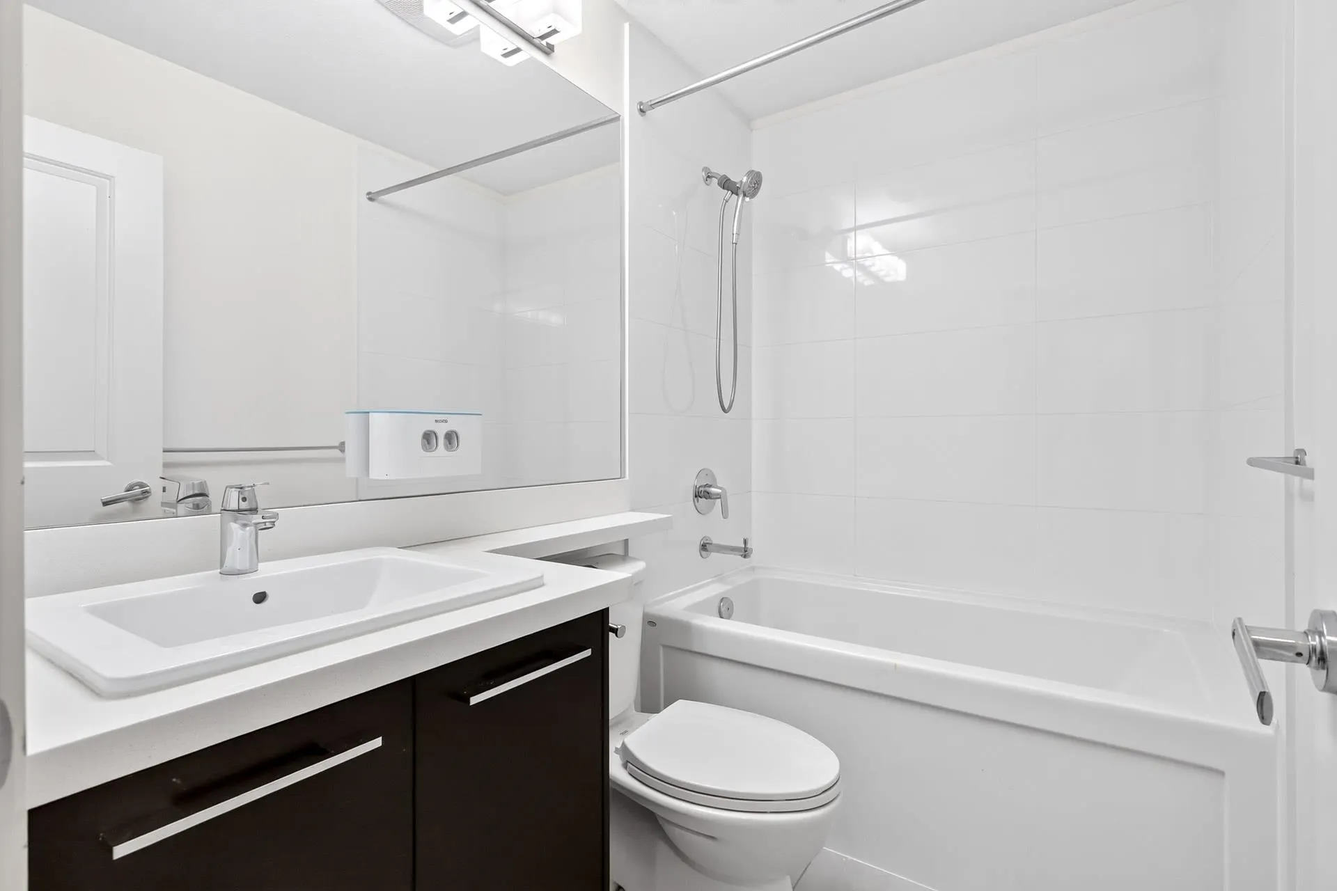 3400 Devonshire Avenue #35