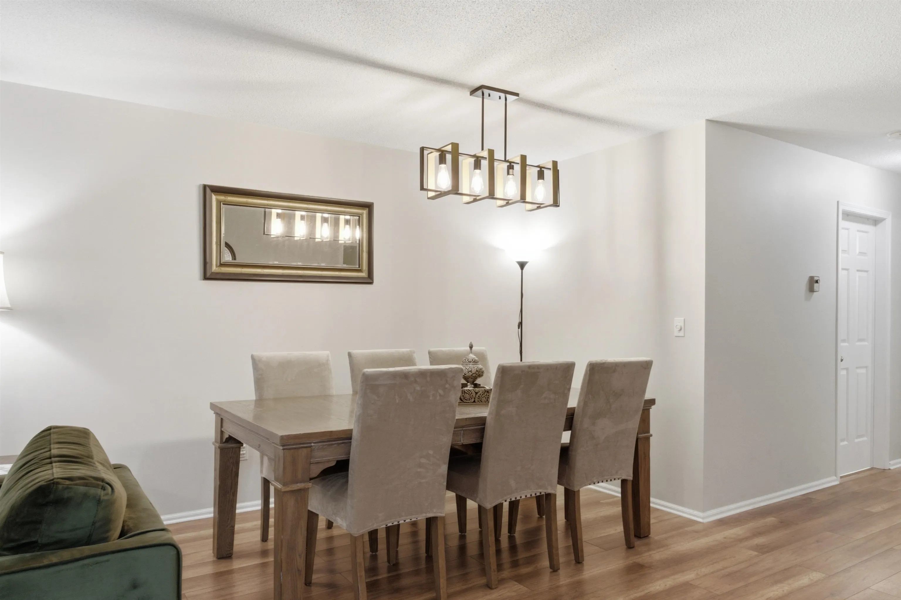 106 W Kings Road #303