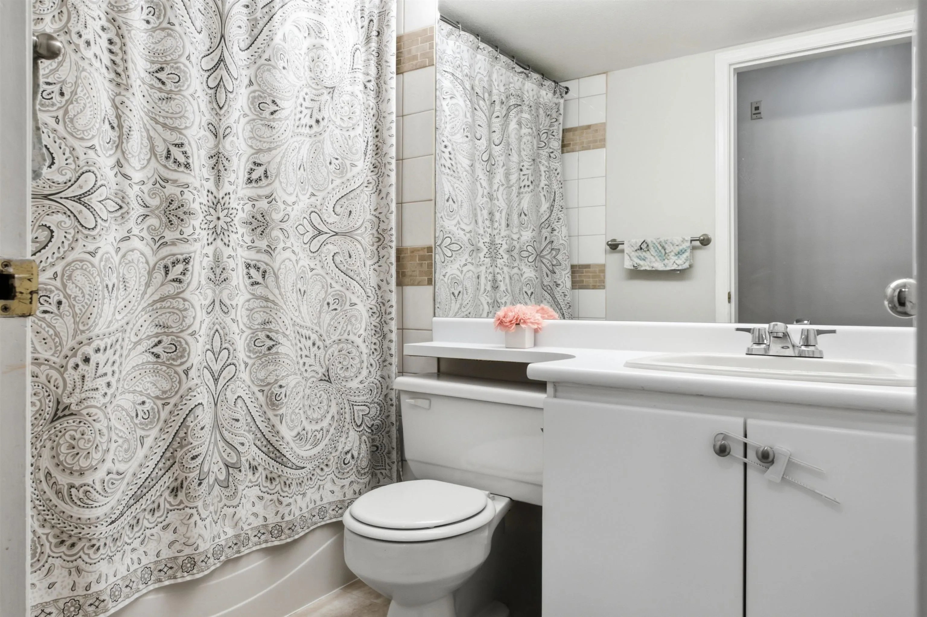 106 W Kings Road #303