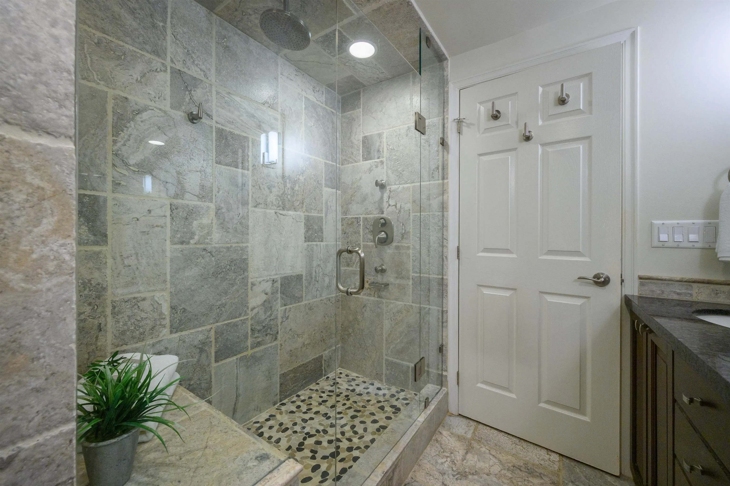 160 W Keith Road #1505