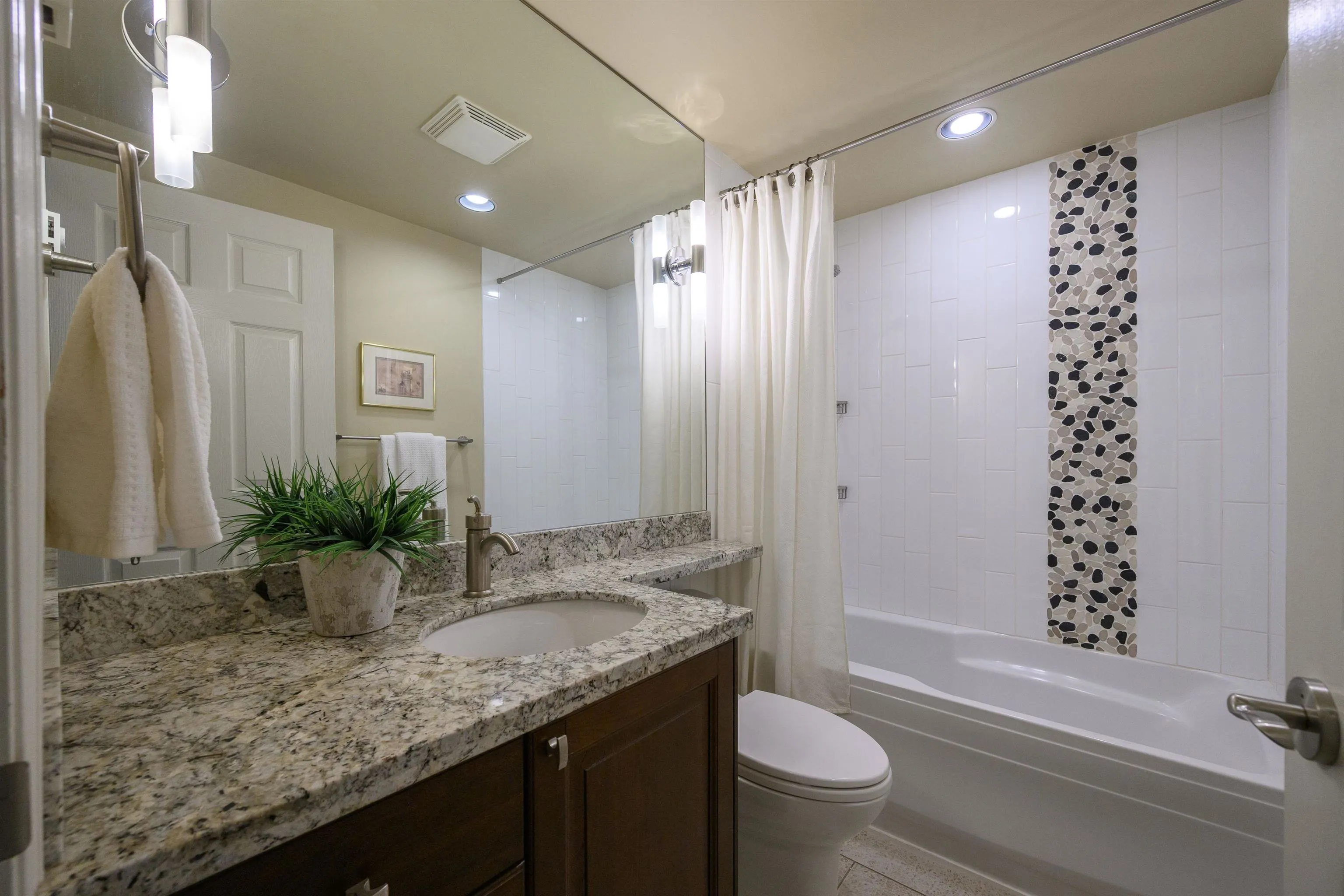 160 W Keith Road #1505