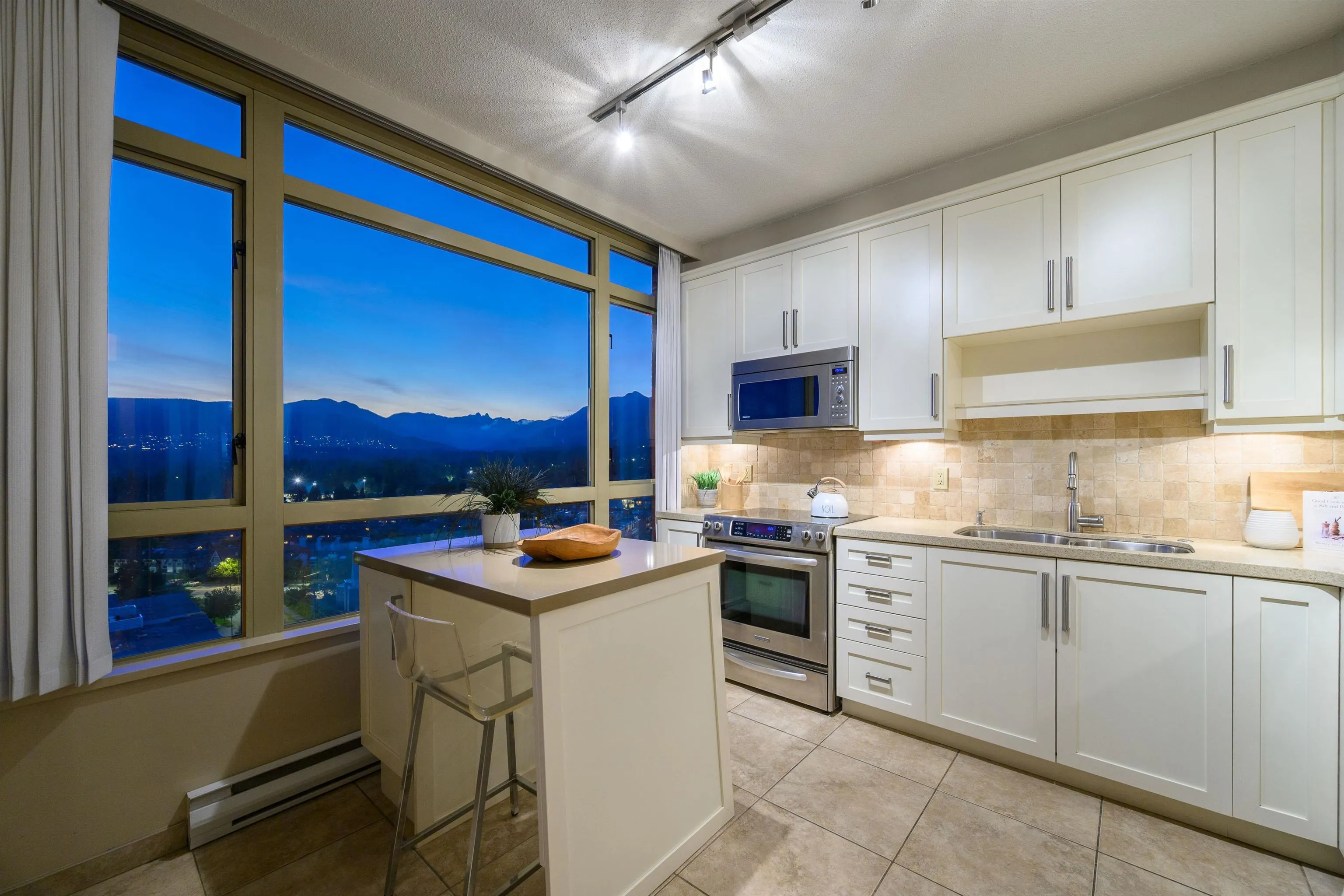 160 W Keith Road #1505