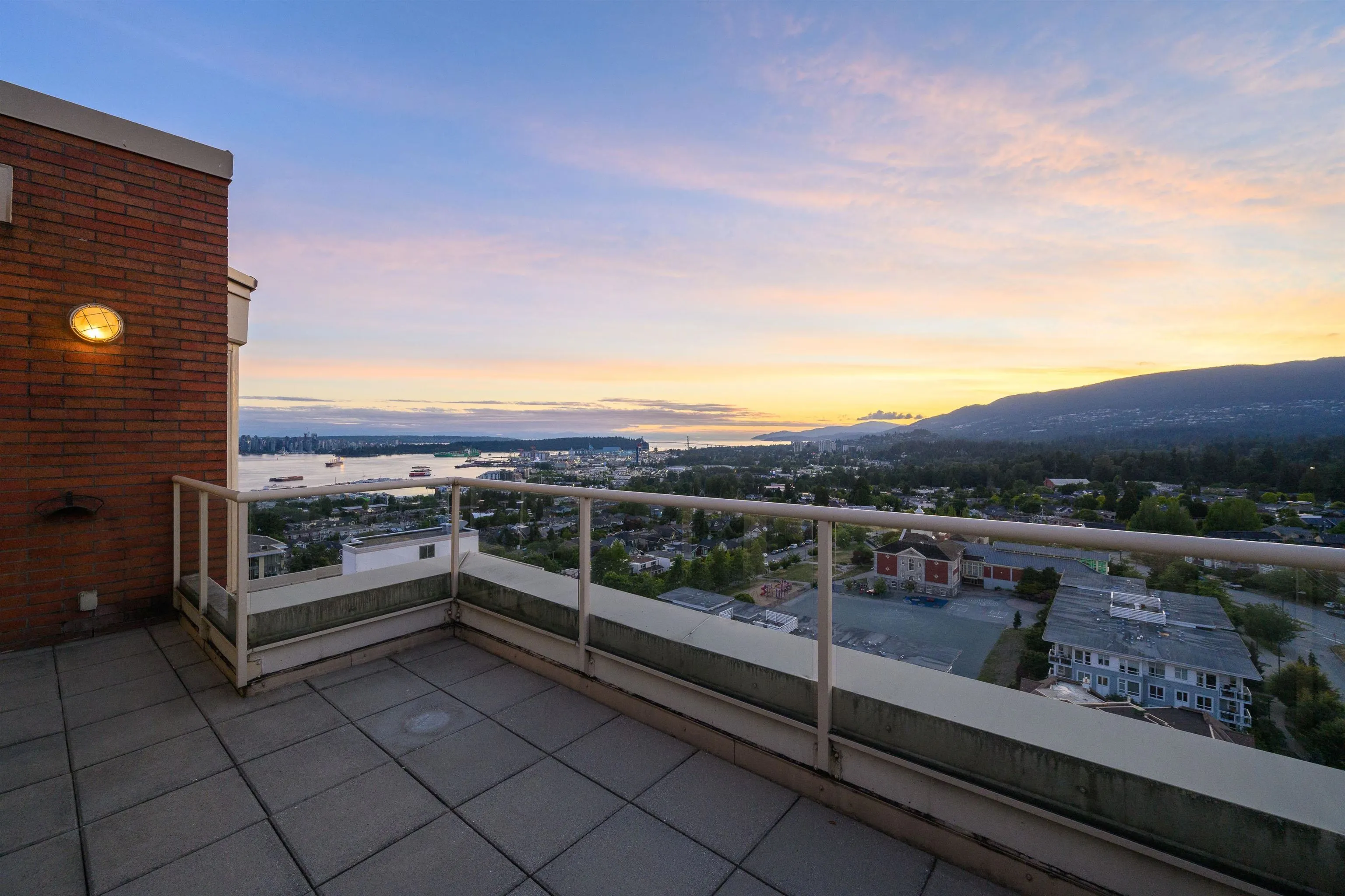 160 W Keith Road #1505