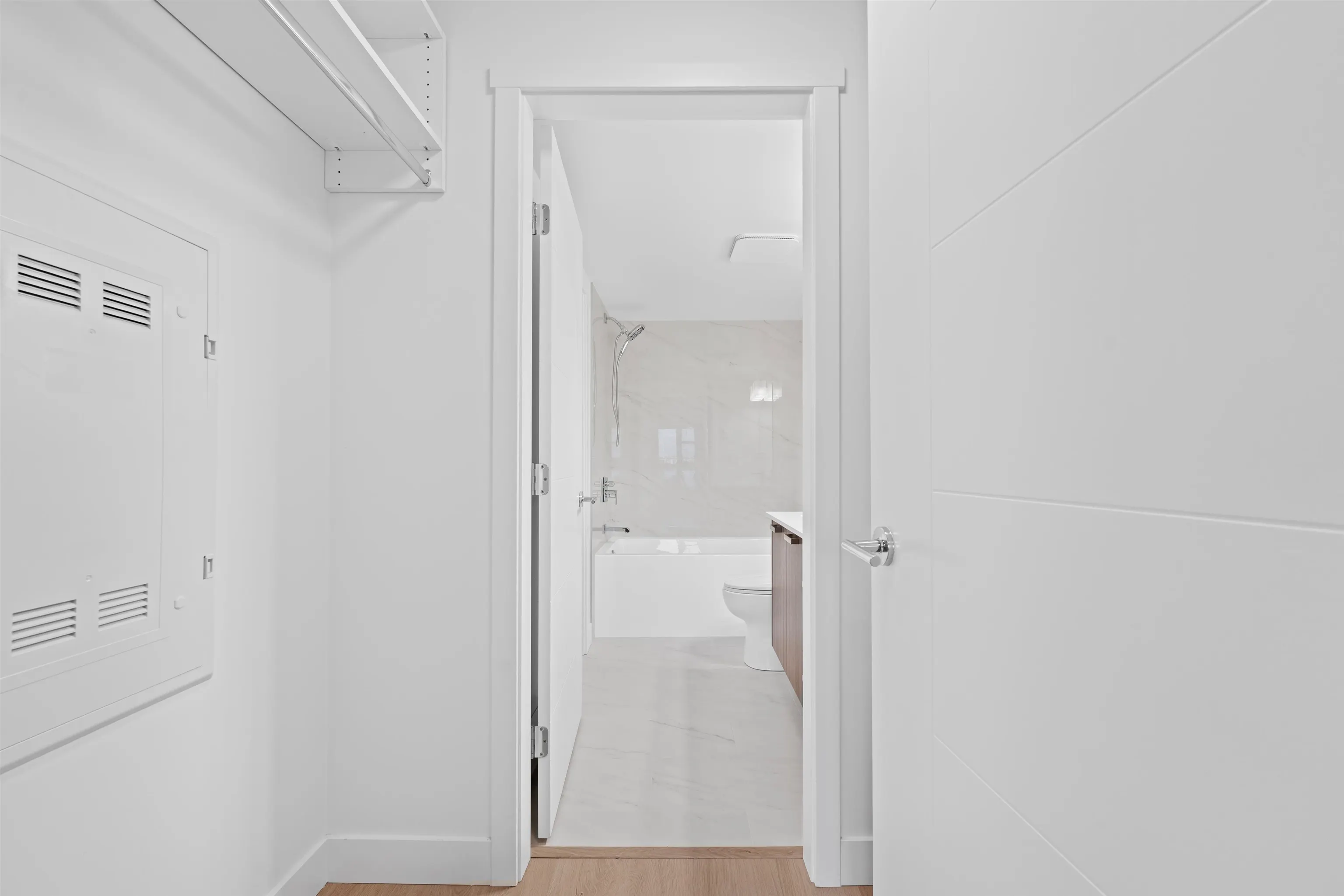 22562 121 Avenue #410