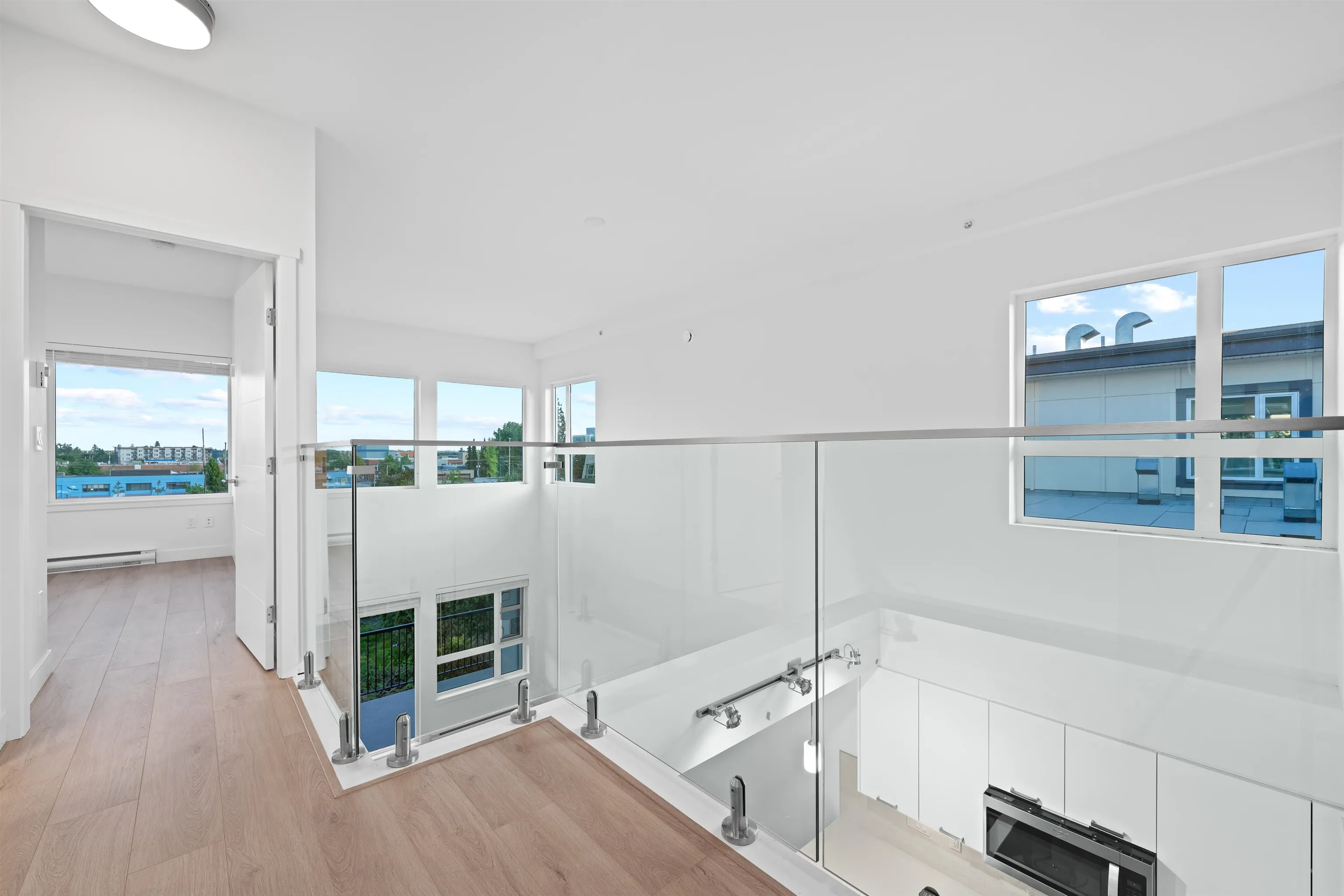 22562 121 Avenue #410