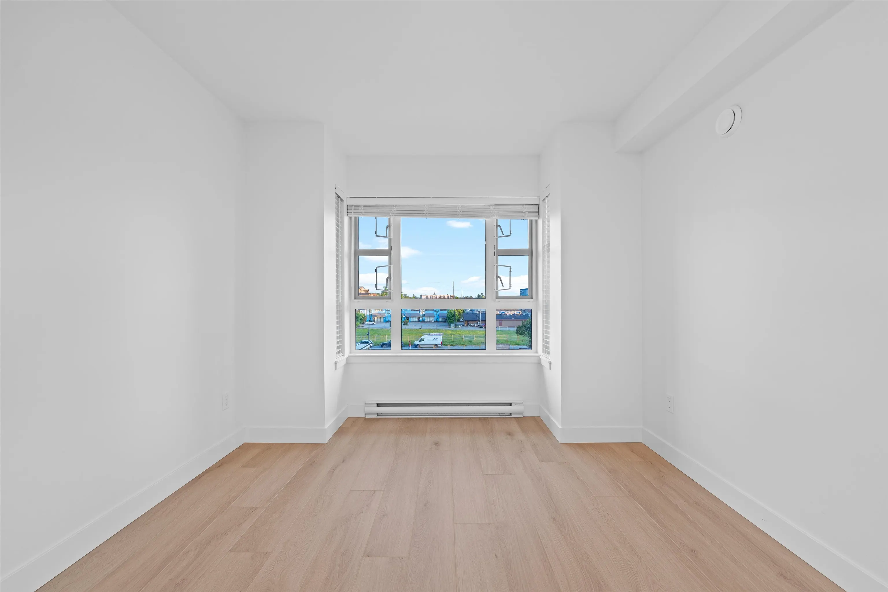 22562 121 Avenue #410