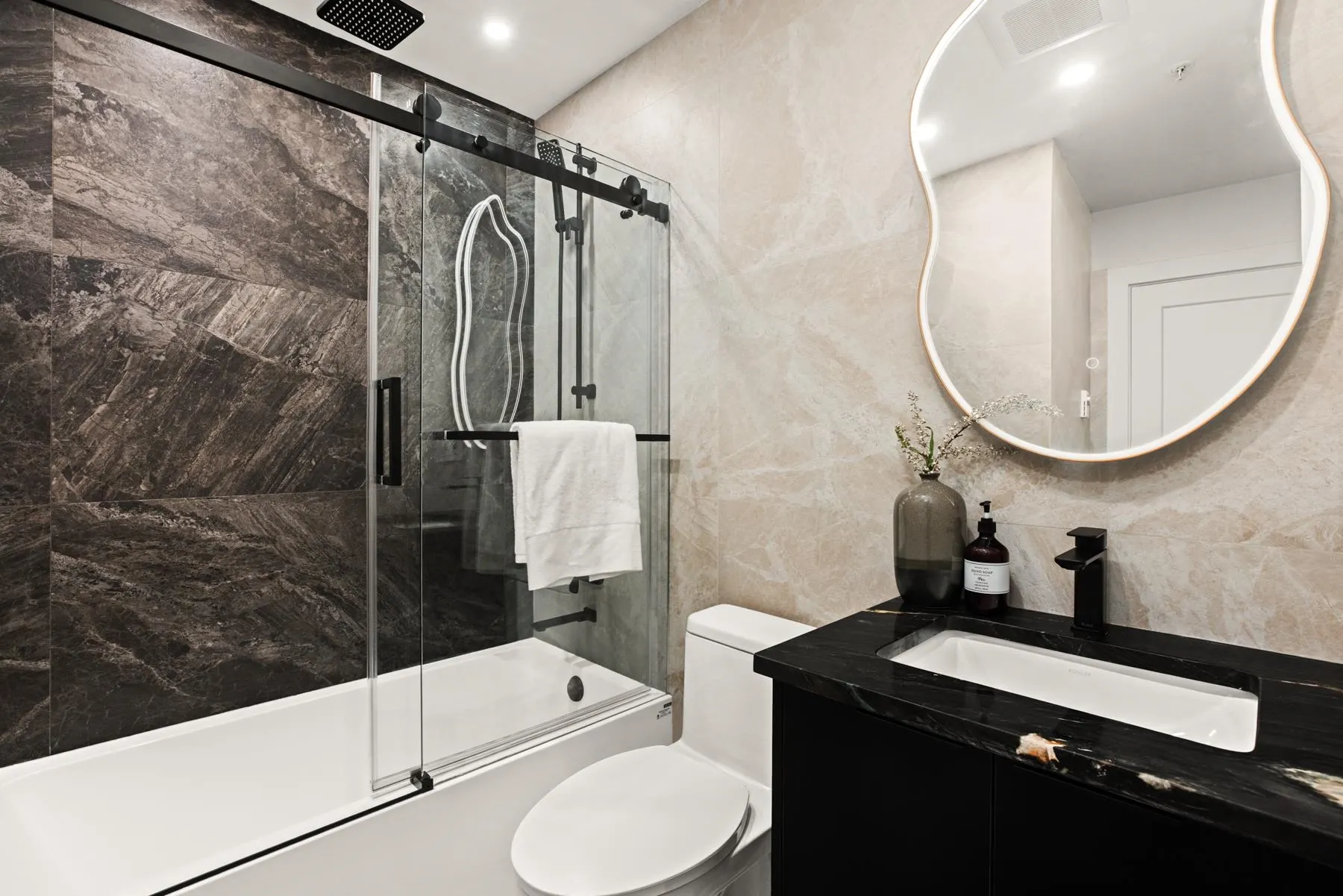 1239 W Georgia Street #2803