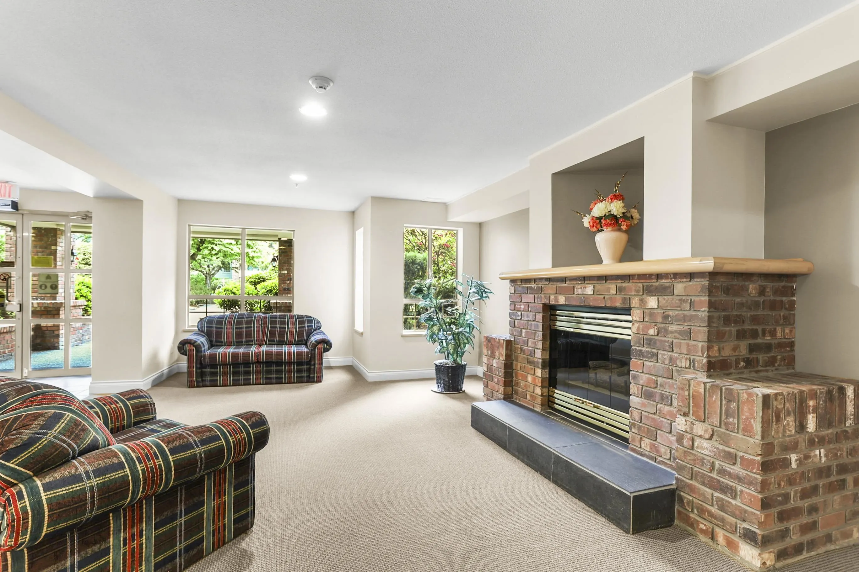 22015 48 Avenue #221