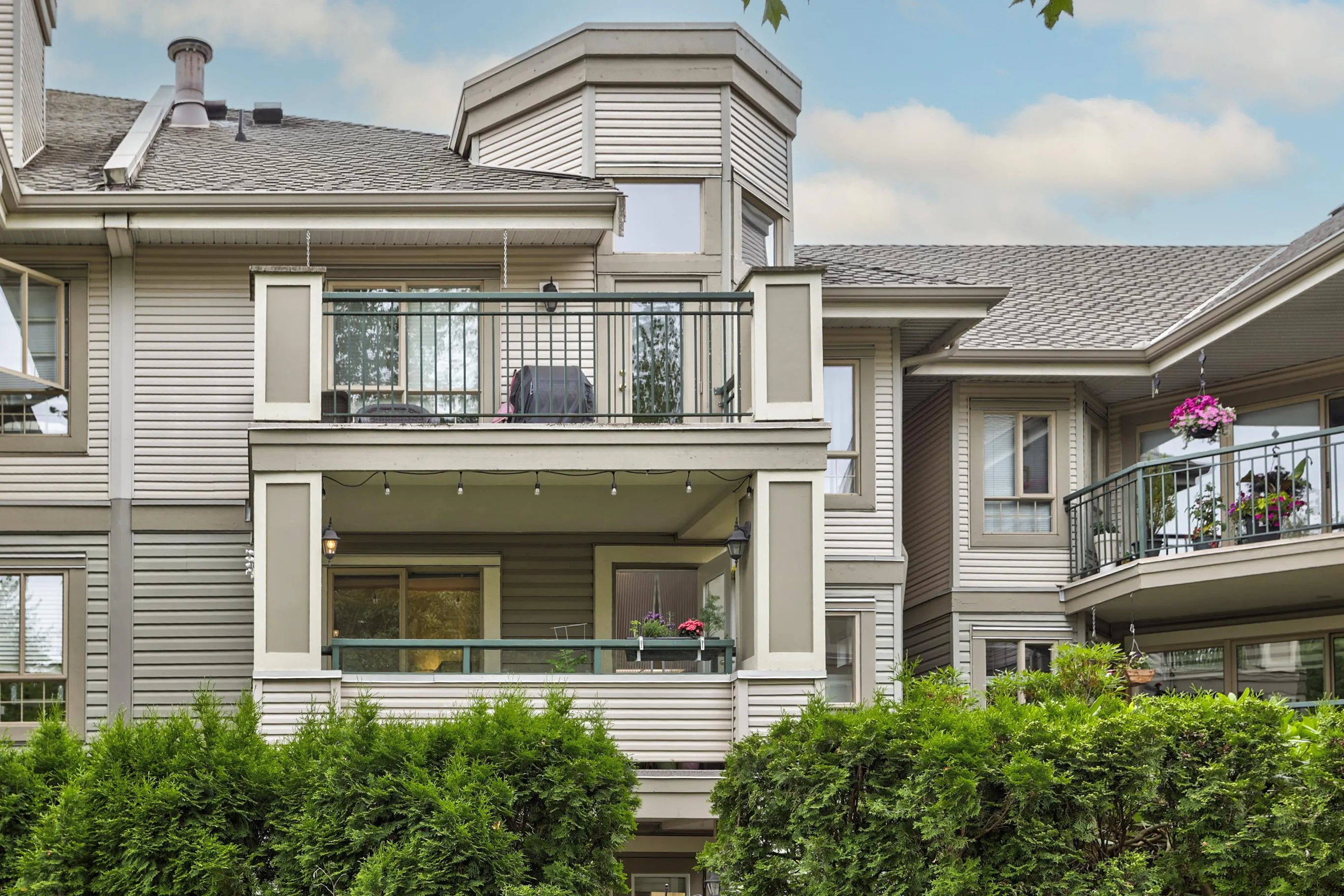 22015 48 Avenue #221