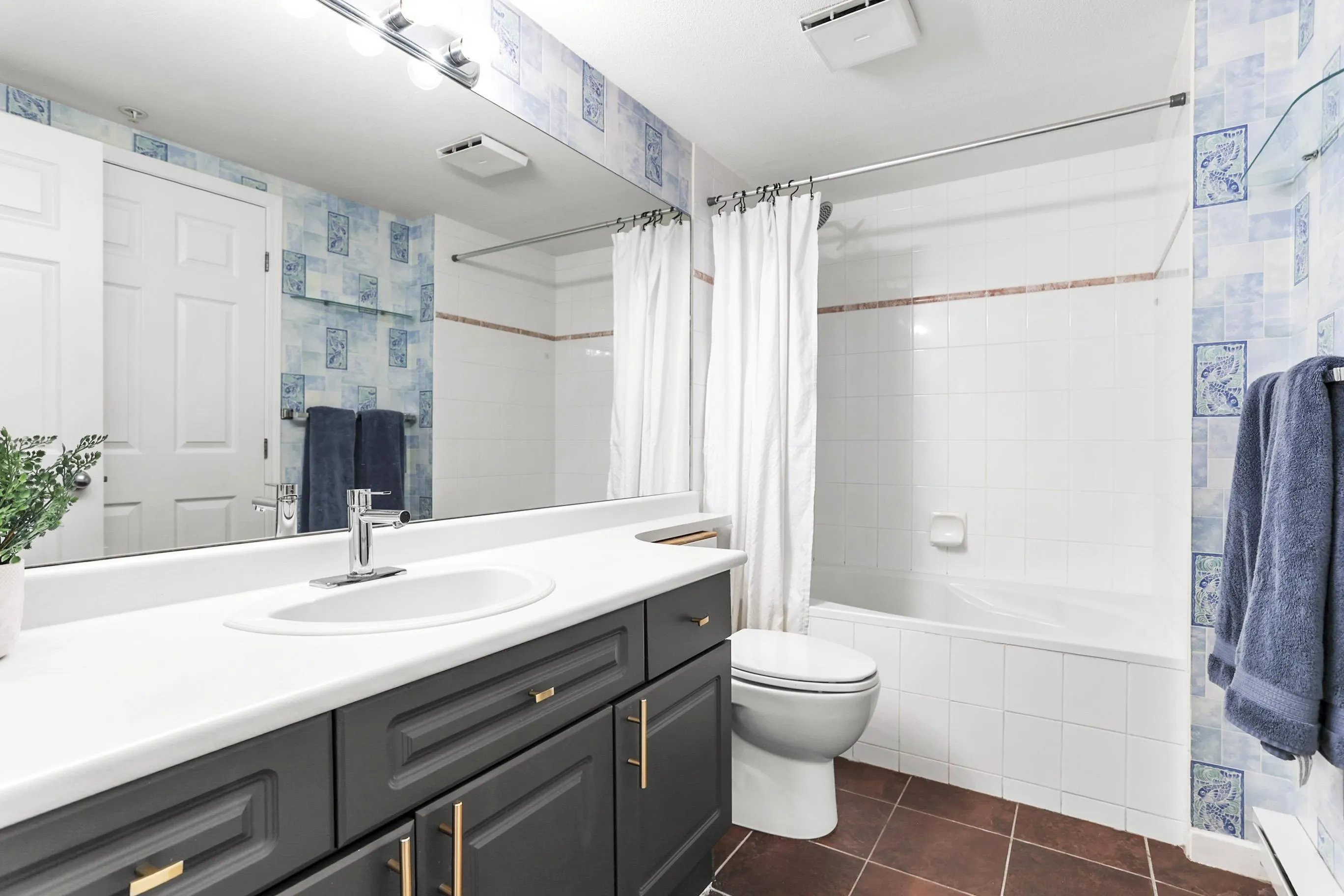 22015 48 Avenue #221