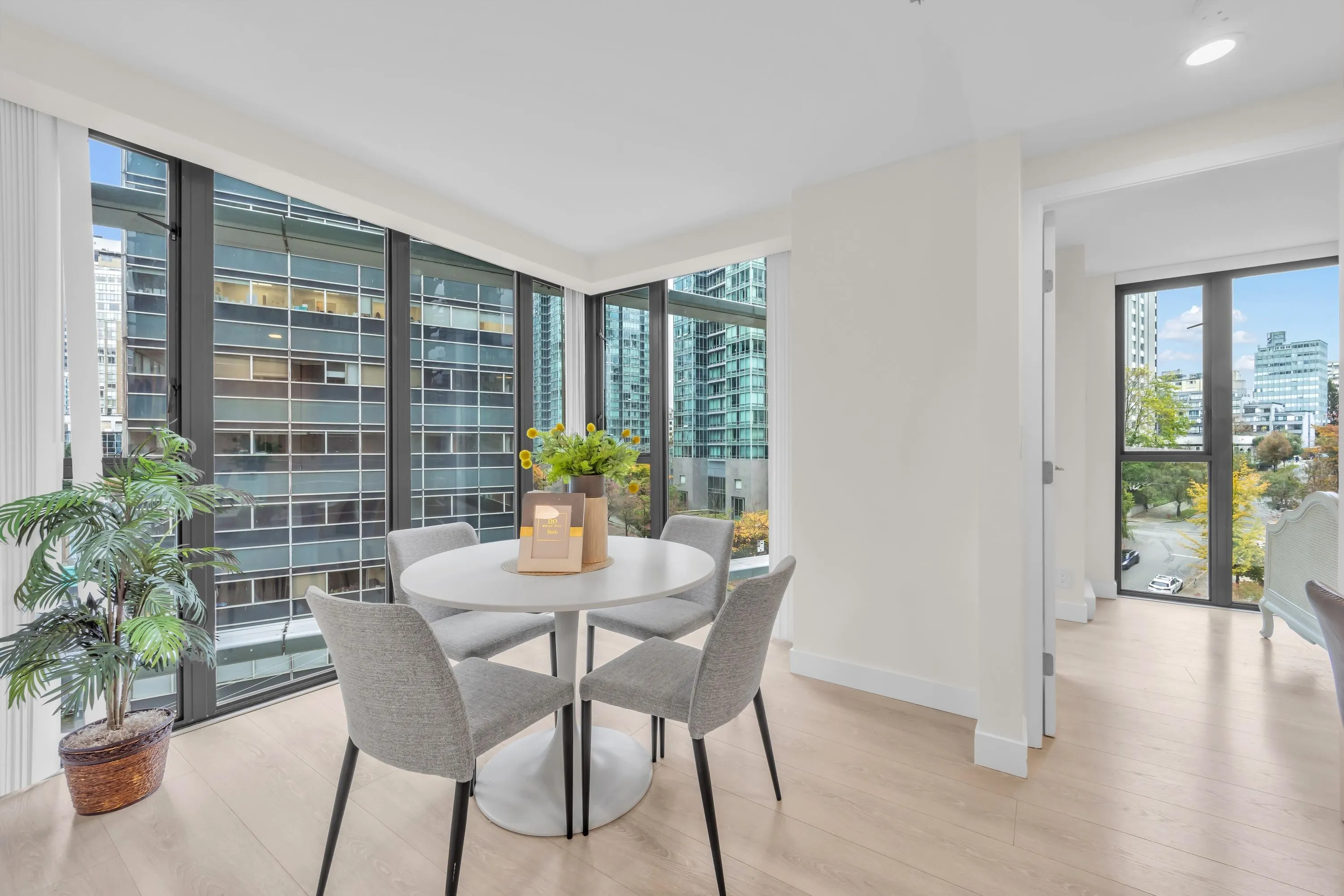 1331 W Georgia Street #909