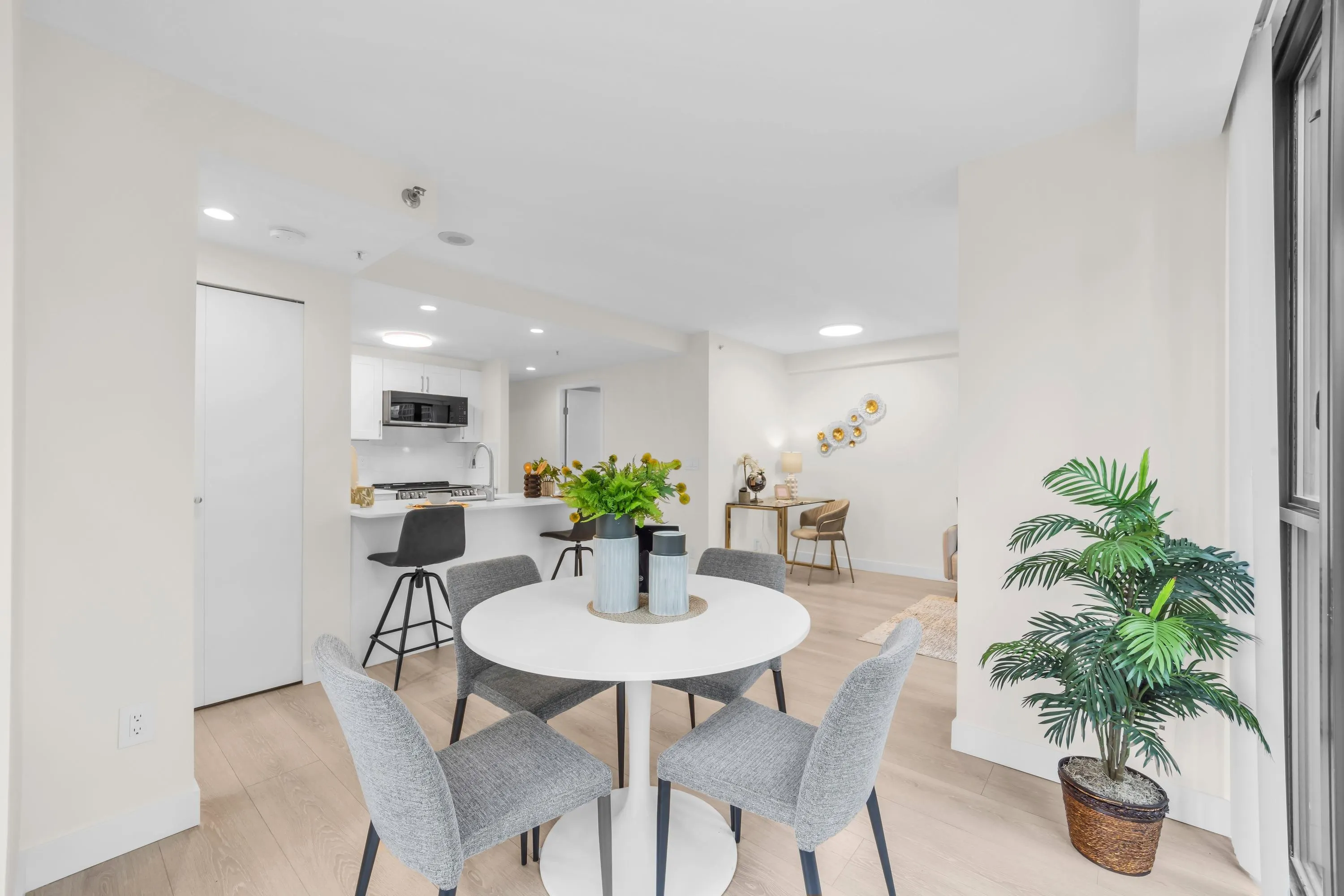 1331 W Georgia Street #909