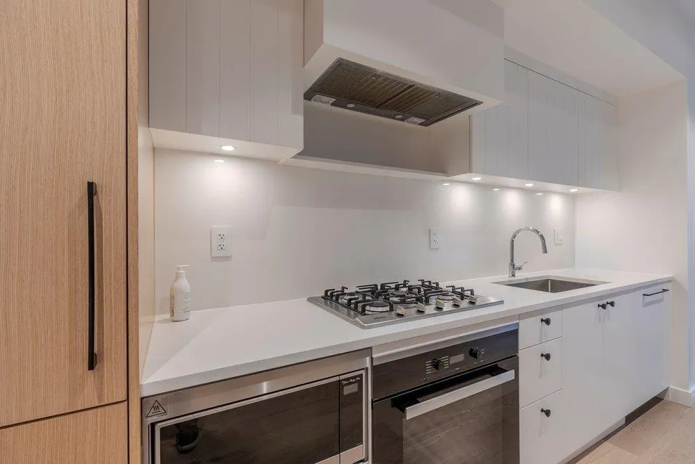 94 W King Edward Avenue #24