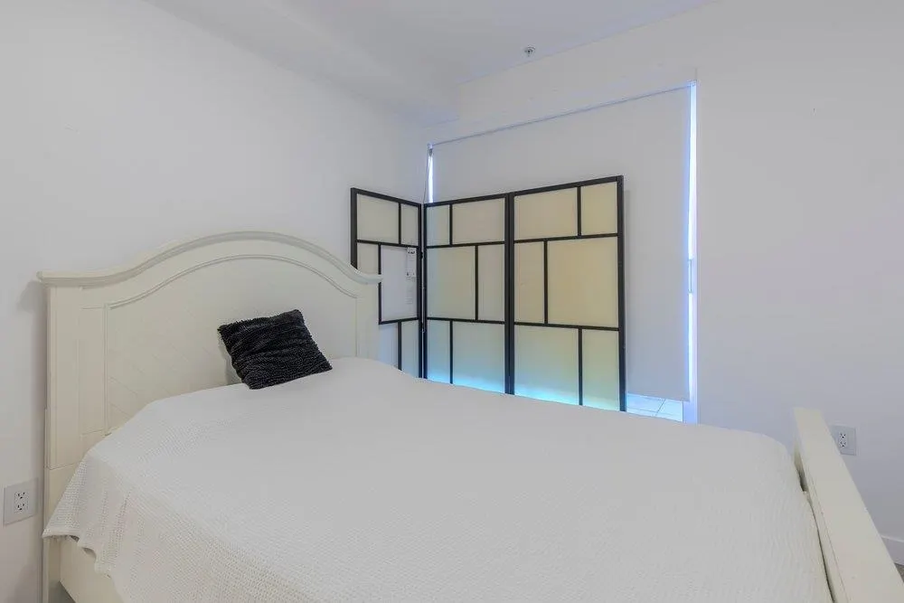 94 W King Edward Avenue #24