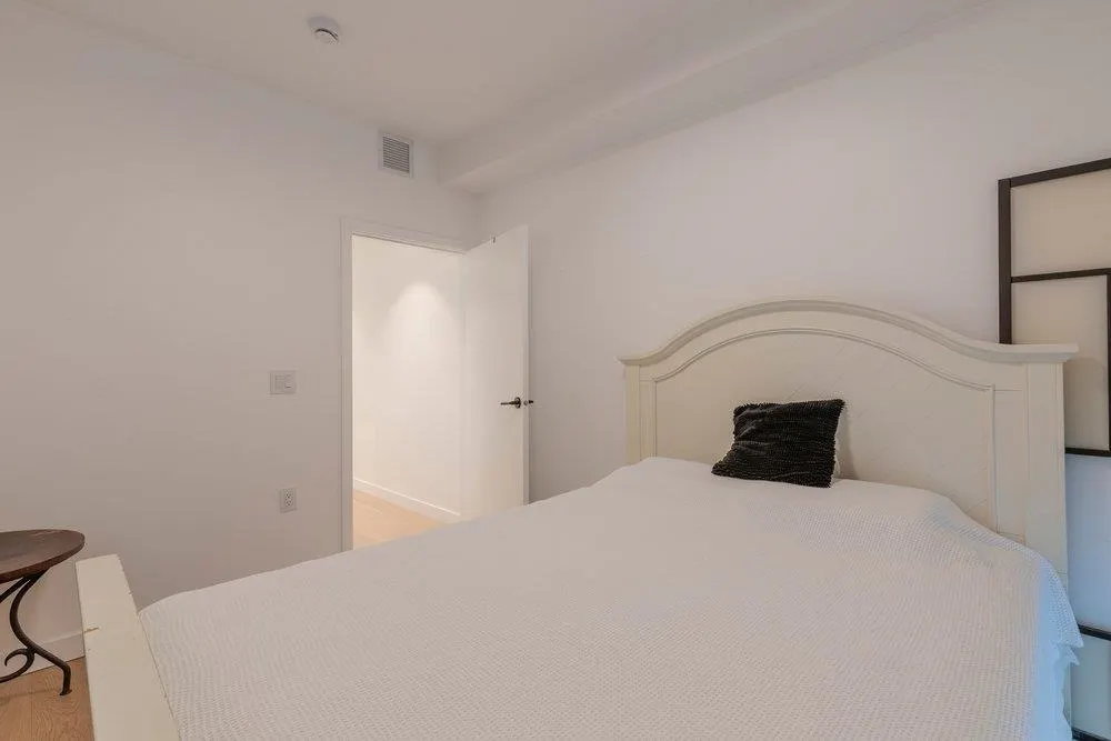 94 W King Edward Avenue #24