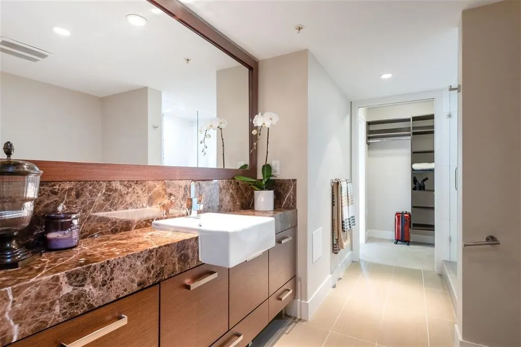 210 W 13th Street #201
