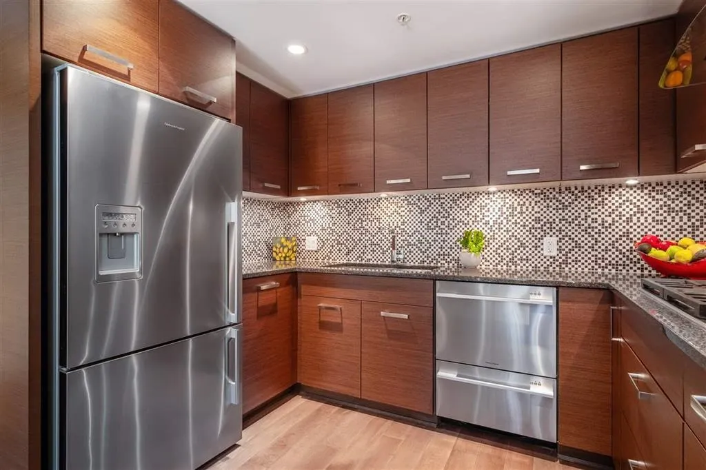 210 W 13th Street #201