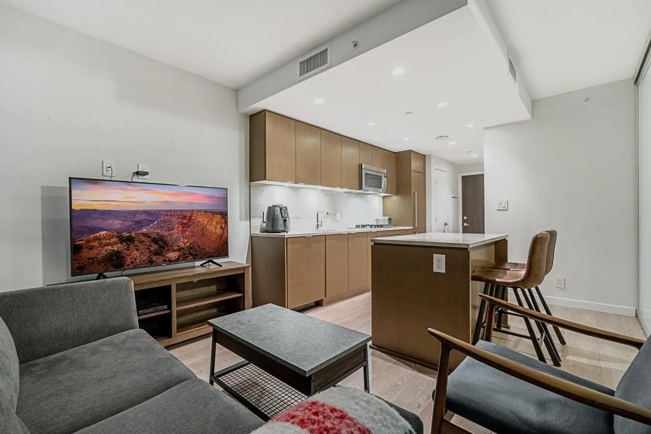 112 E 13th Street #1008