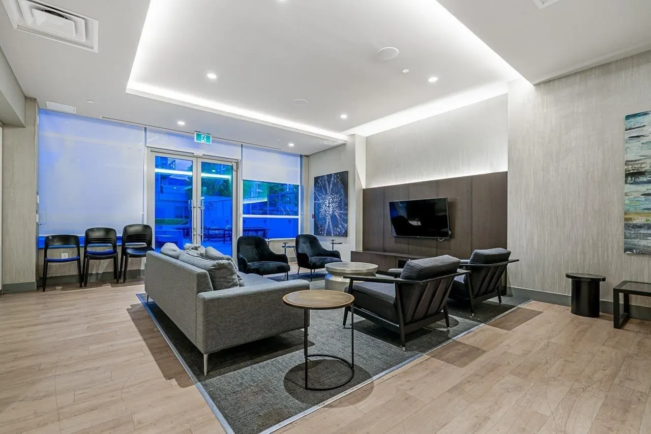 112 E 13th Street #1008