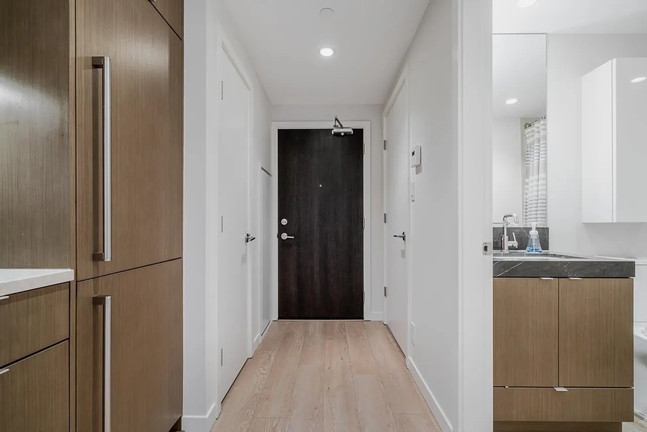 112 E 13th Street #1008