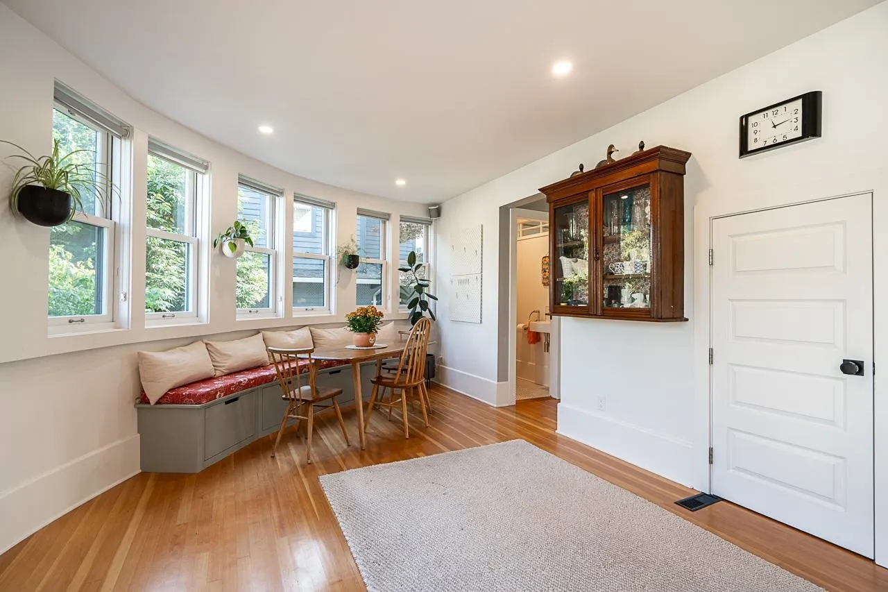 416 W 6th Street