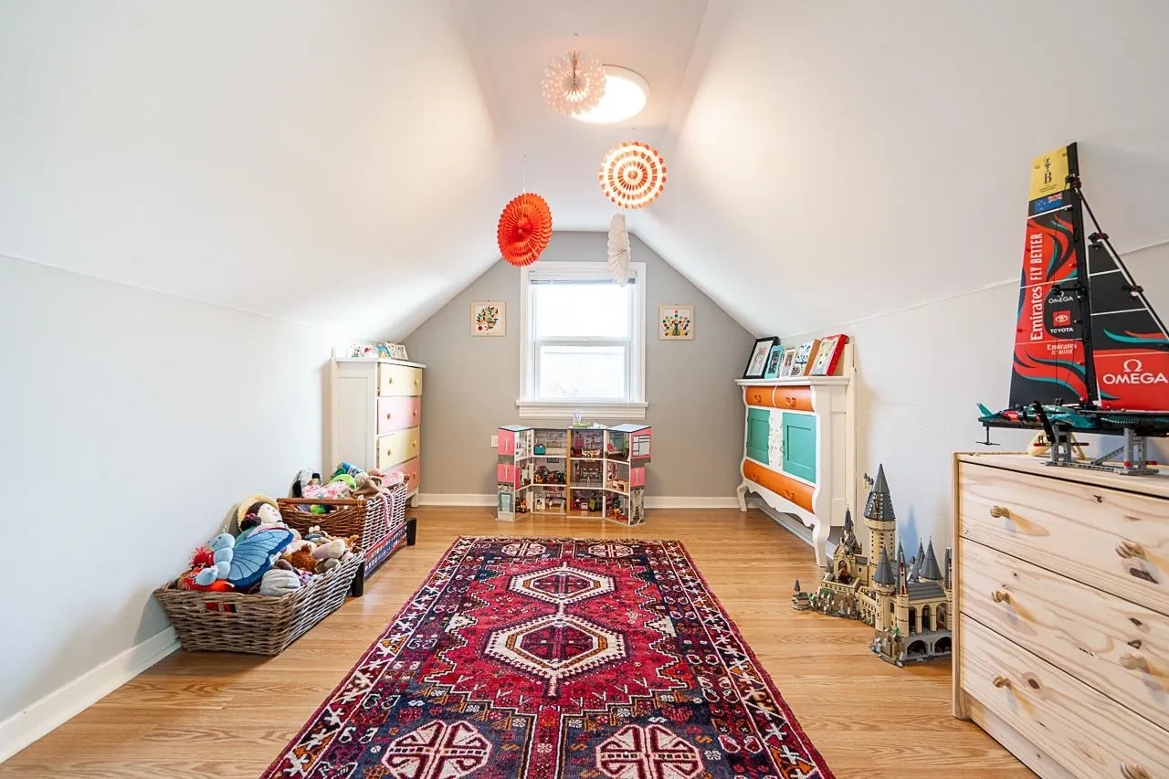 416 W 6th Street