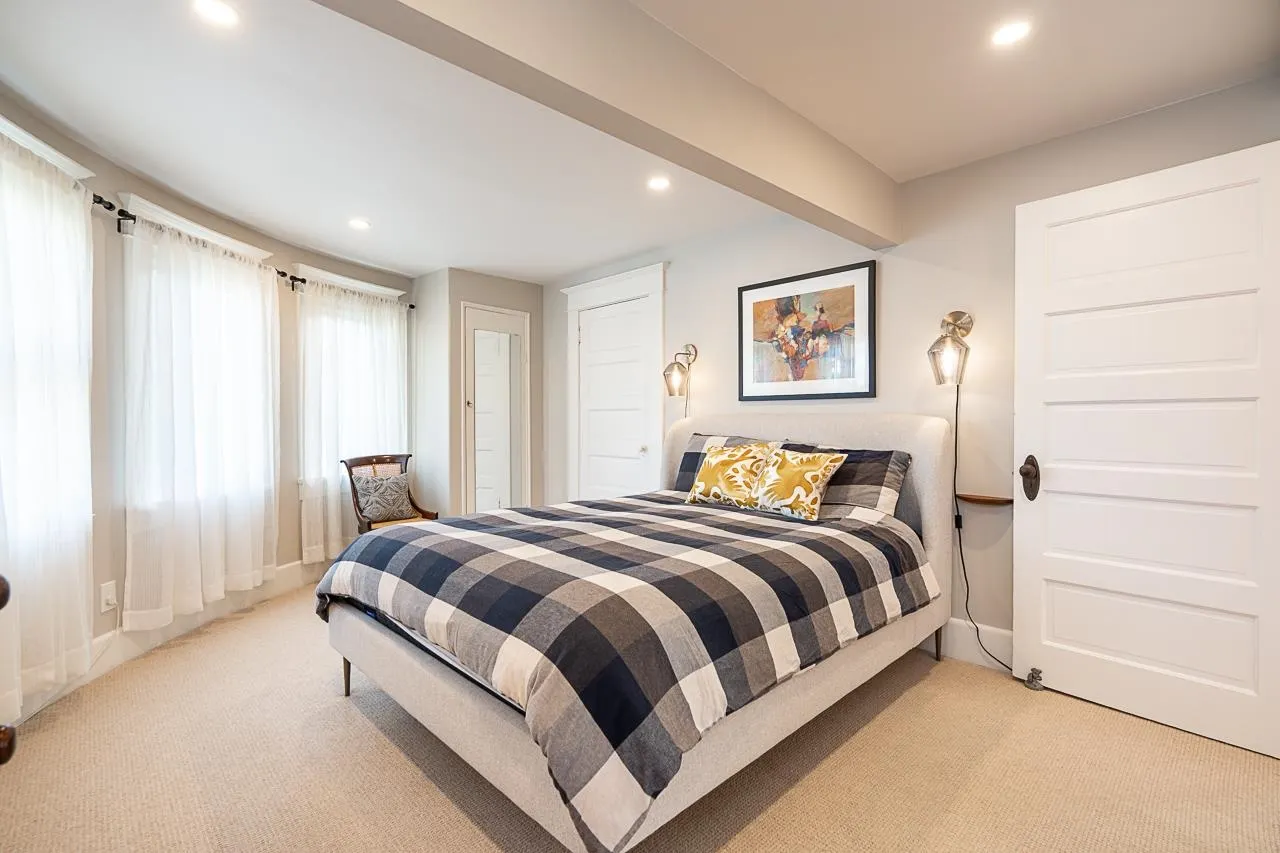 416 W 6th Street