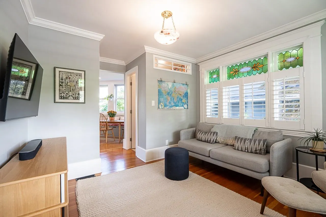 416 W 6th Street