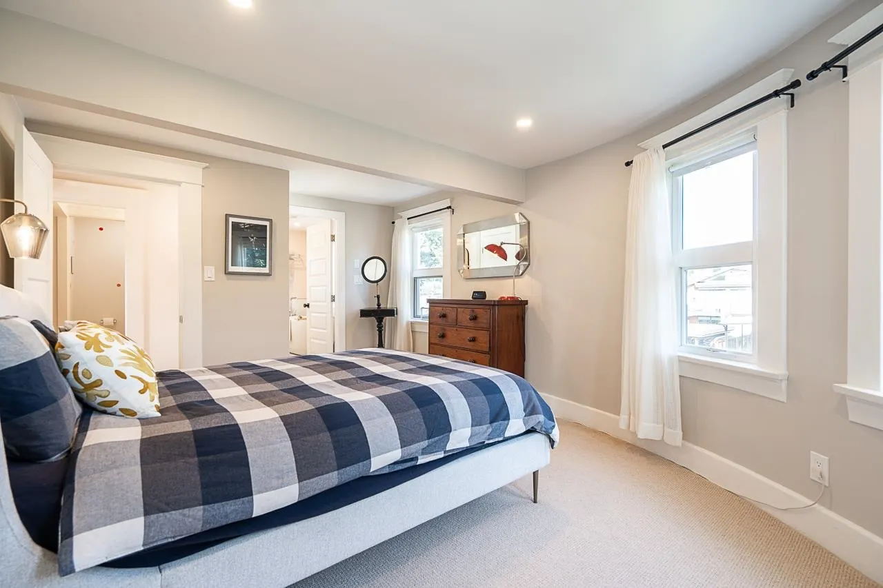 416 W 6th Street