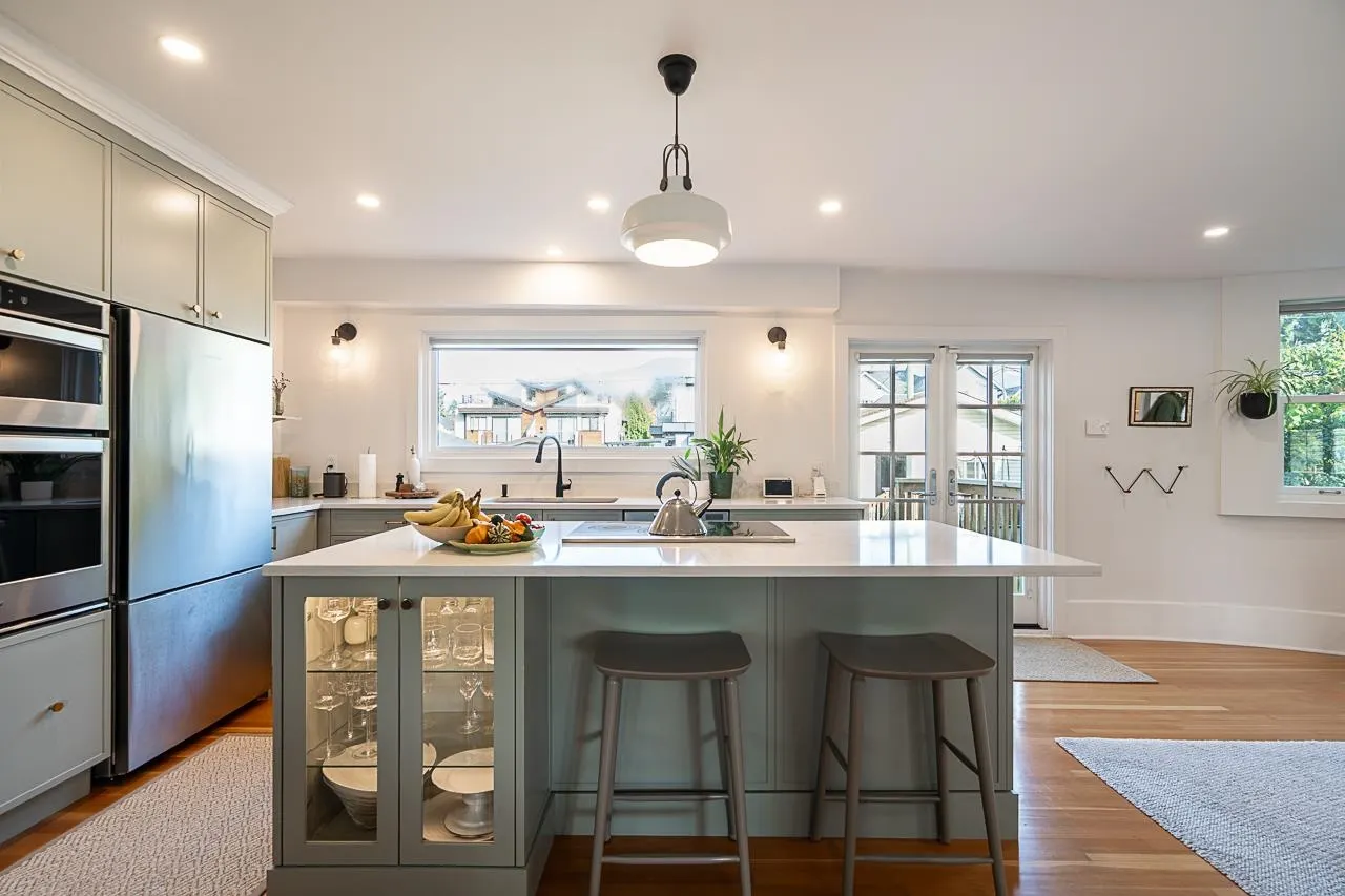 416 W 6th Street