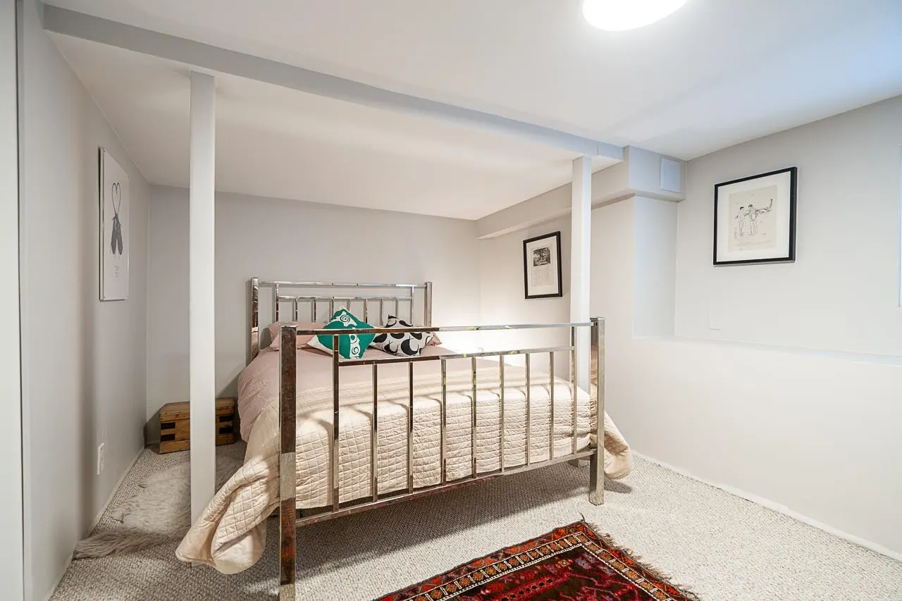 416 W 6th Street