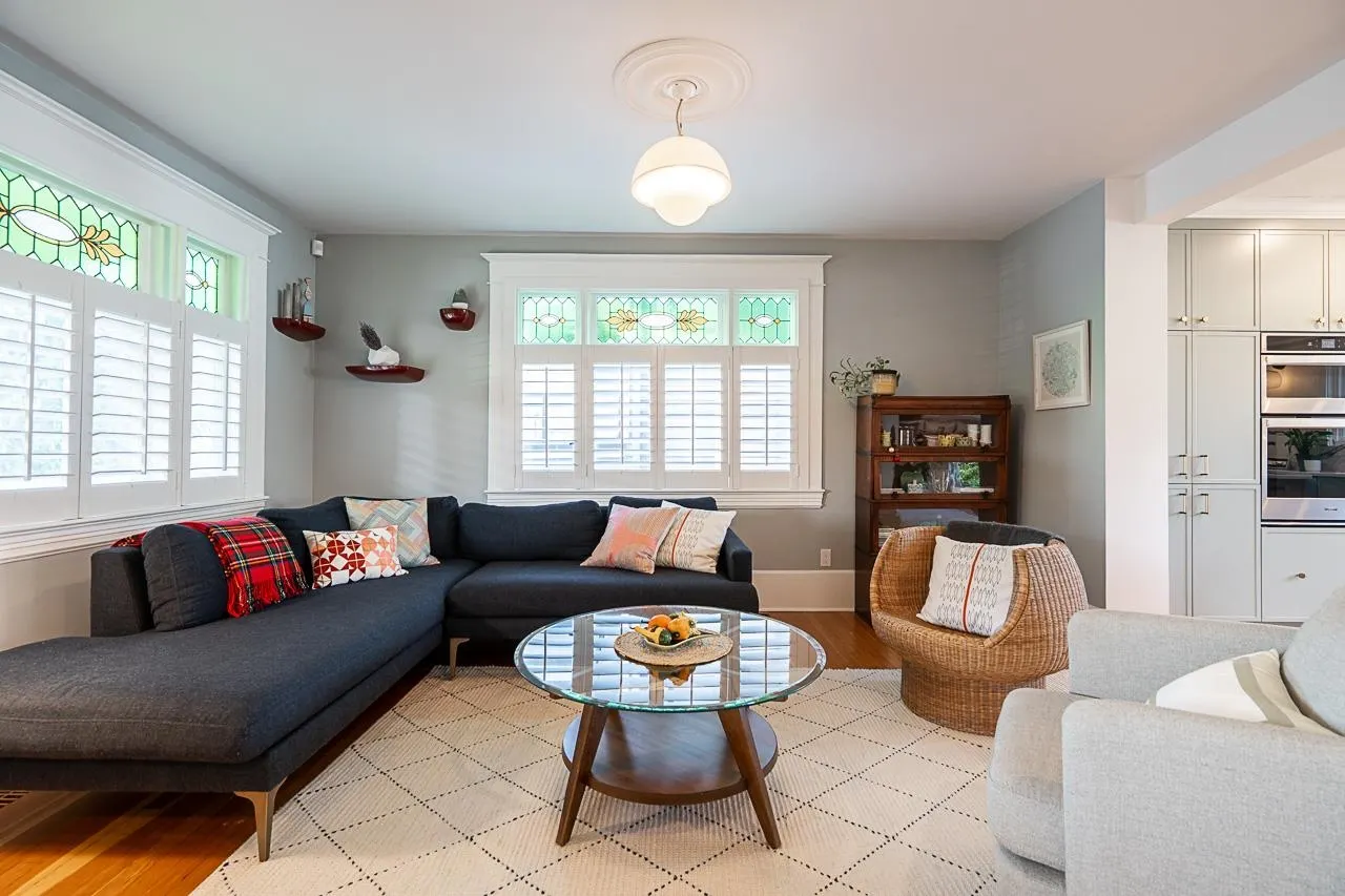 416 W 6th Street