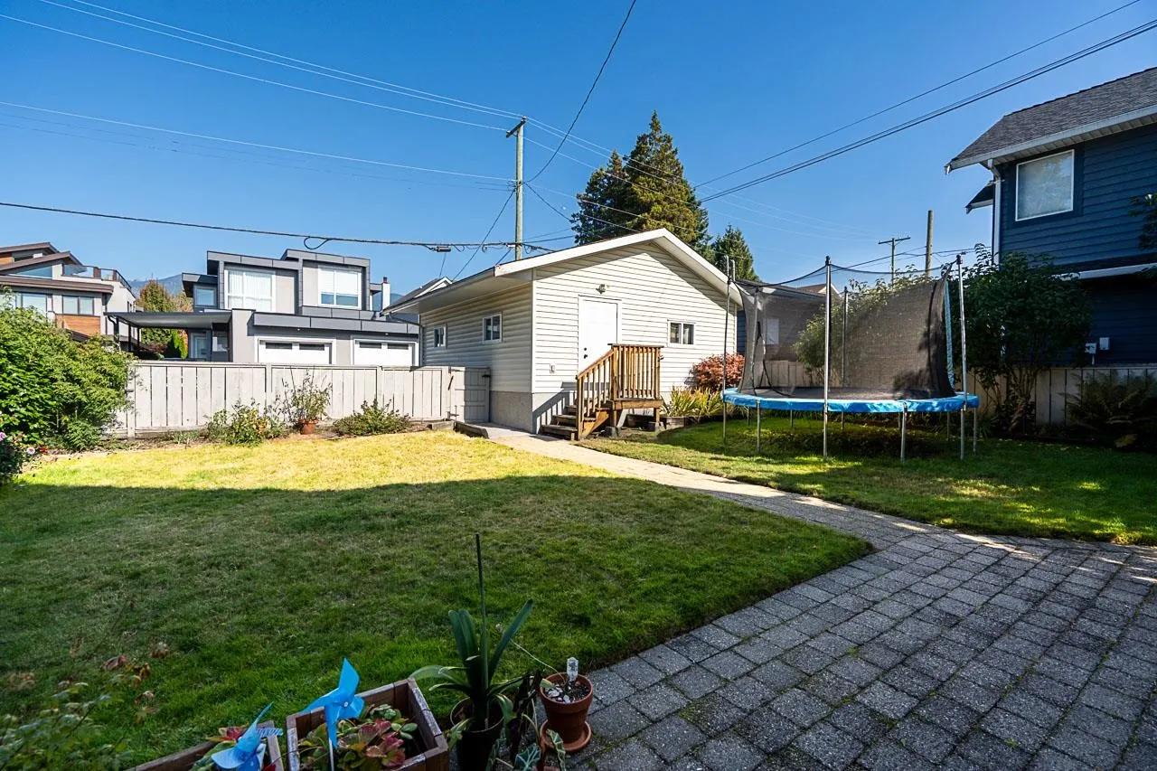 416 W 6th Street