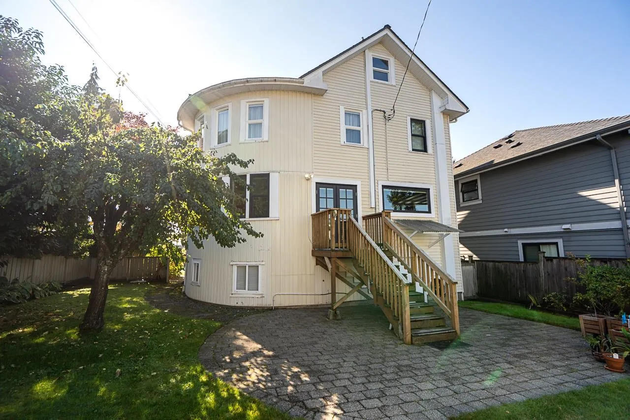 416 W 6th Street