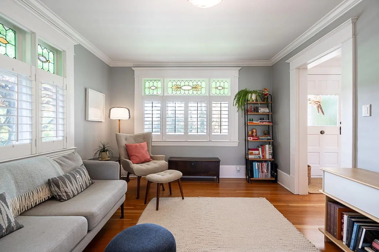 416 W 6th Street