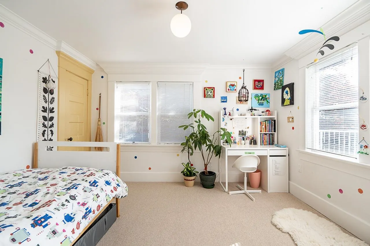416 W 6th Street