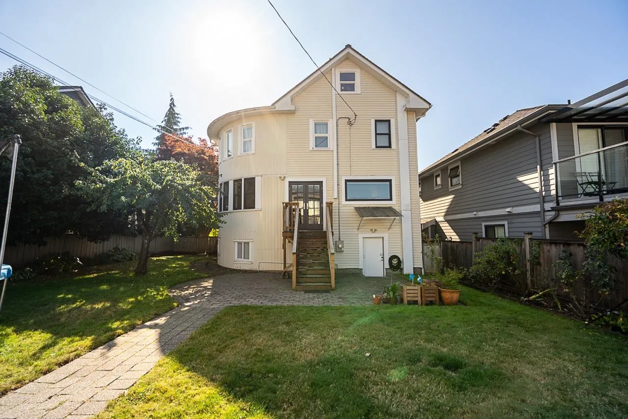416 W 6th Street