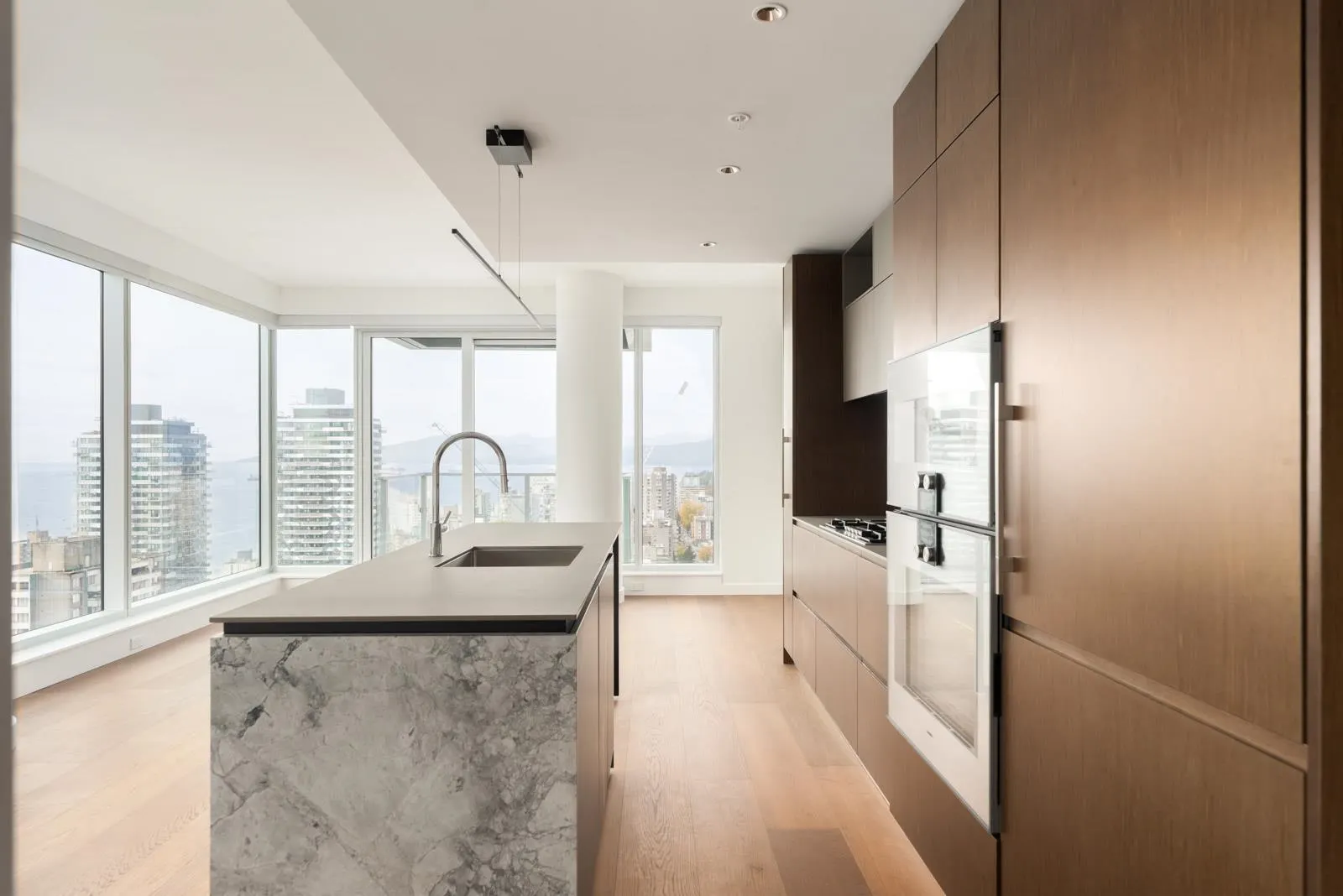 1277 Hornby Street #2807