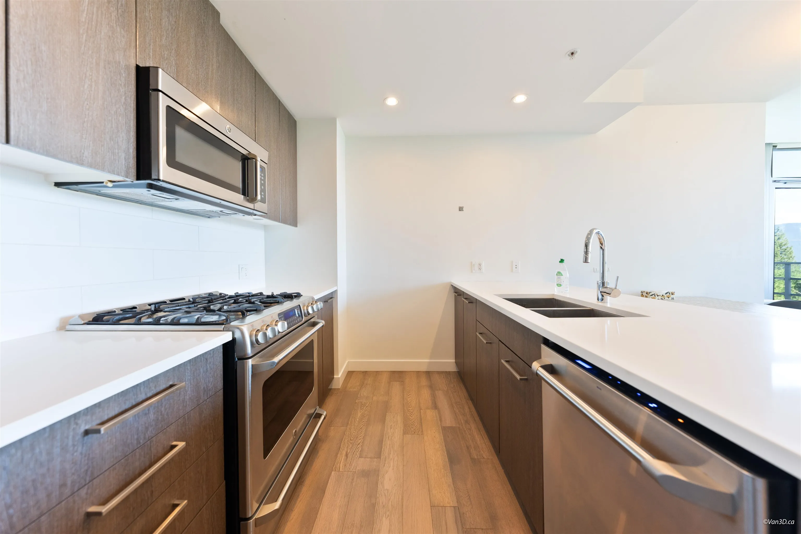 9080 University Crescent #503