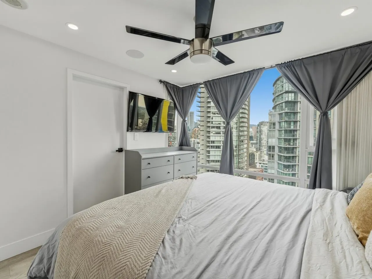 1495 Richards Street #3106